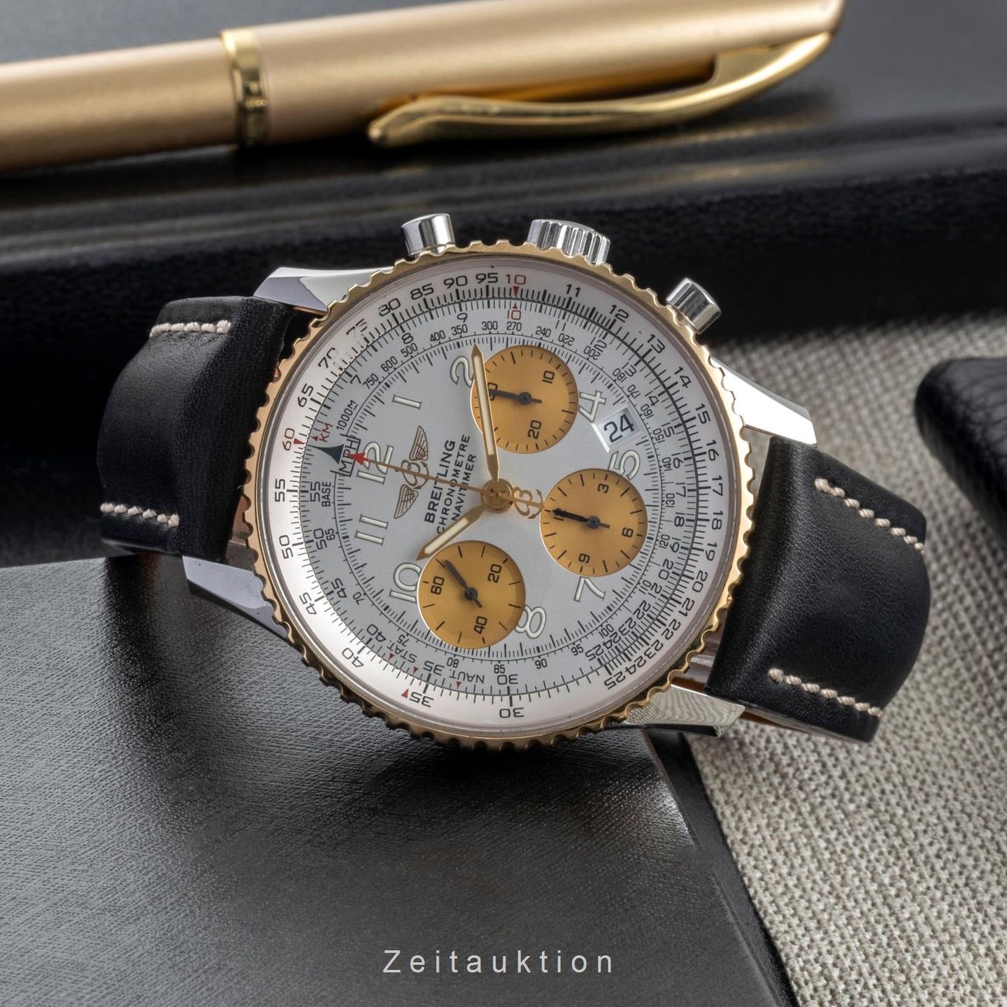 Breitling Navitimer D23322 - (2/8)