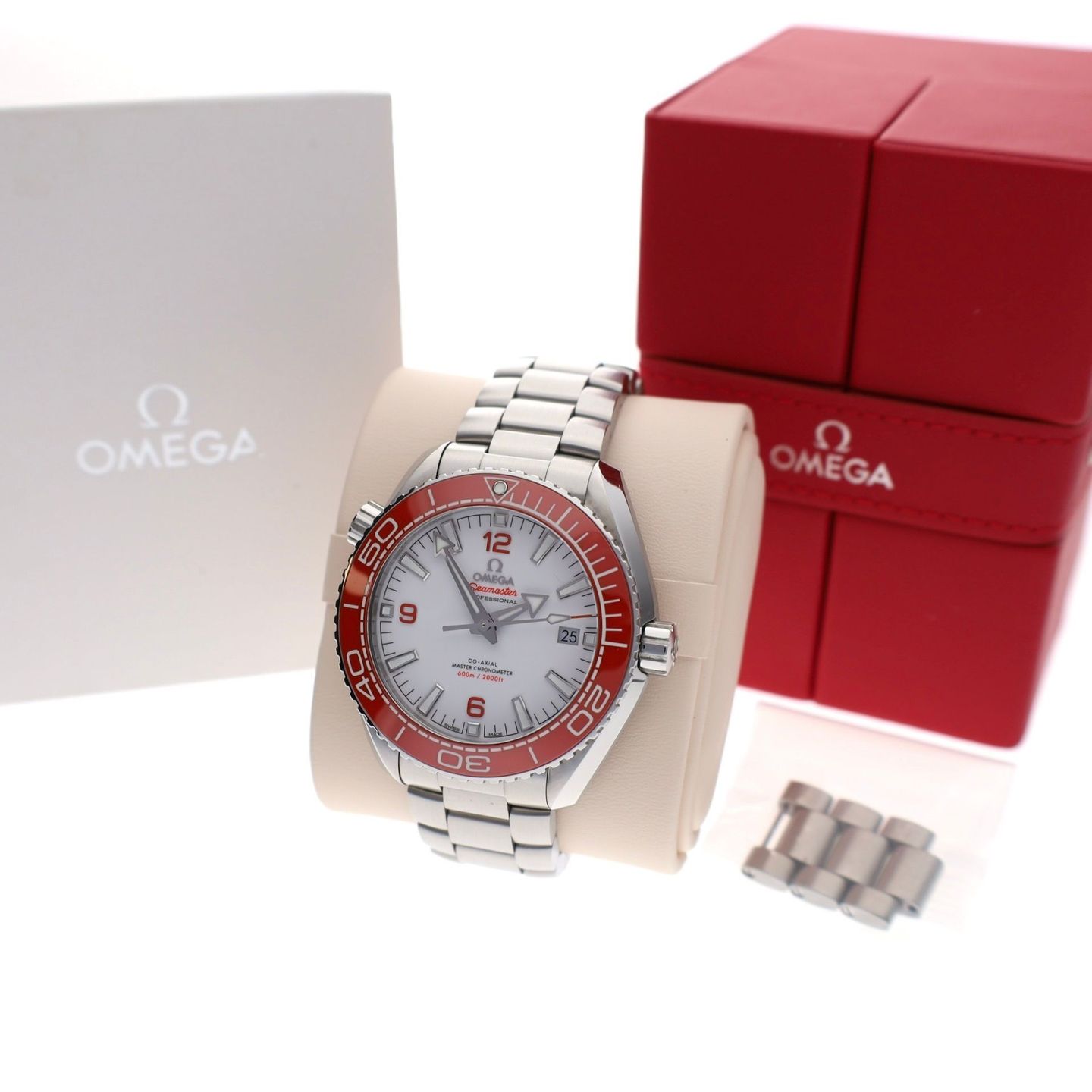 Omega Seamaster Planet Ocean 215.30.44.21.04.001 (Unknown (random serial)) - White dial 44 mm Steel case (2/8)