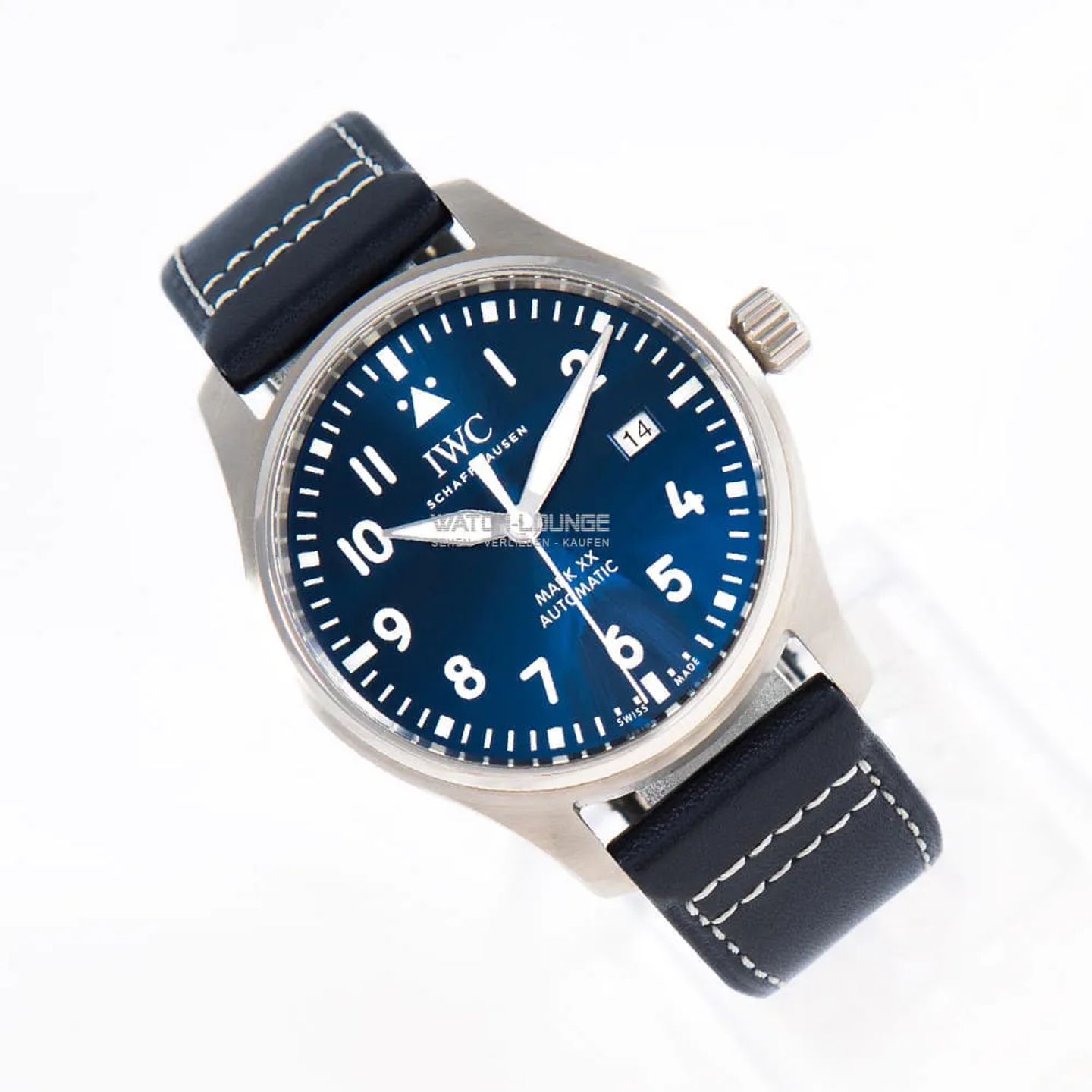 IWC Pilot Mark IW328203 (2024) - Blue dial 40 mm Steel case (2/8)