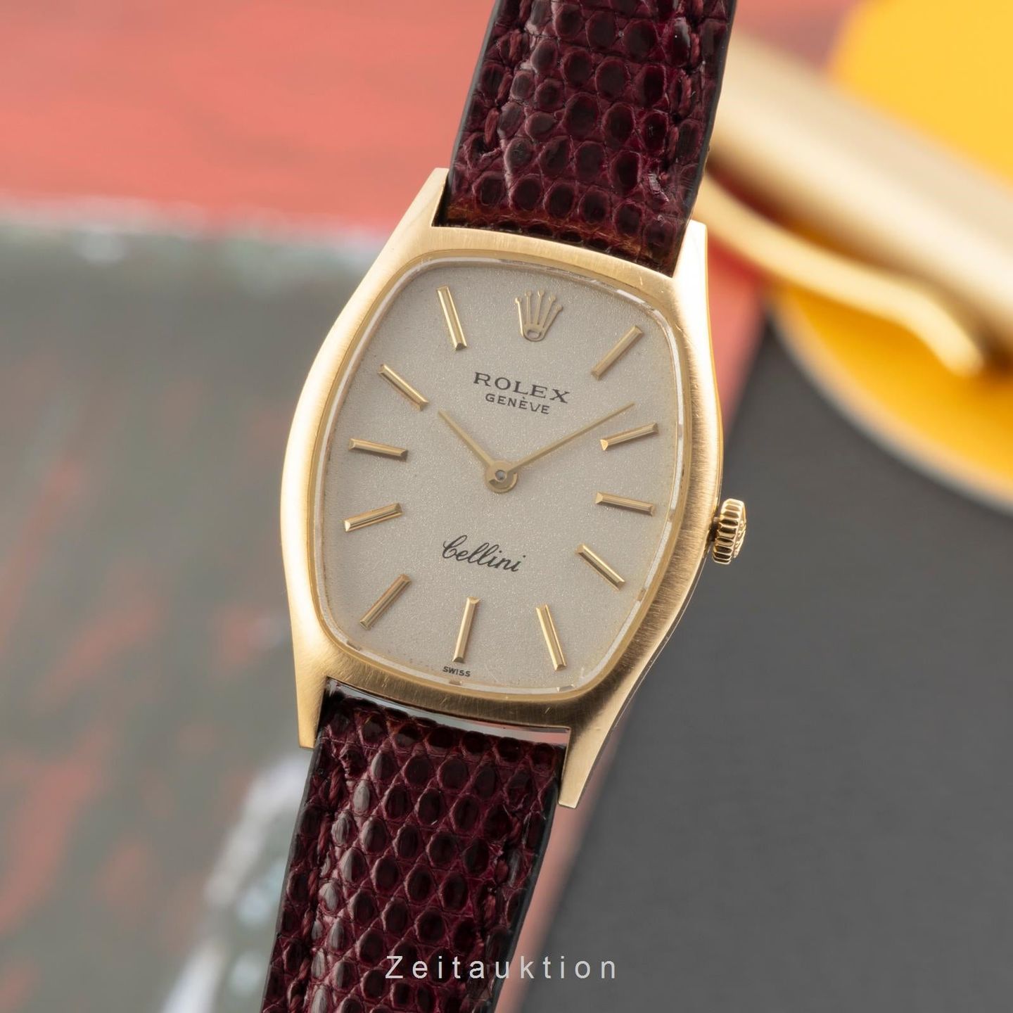 Rolex Cellini 3803 (1973) - Silver dial 32 mm Yellow Gold case (1/8)