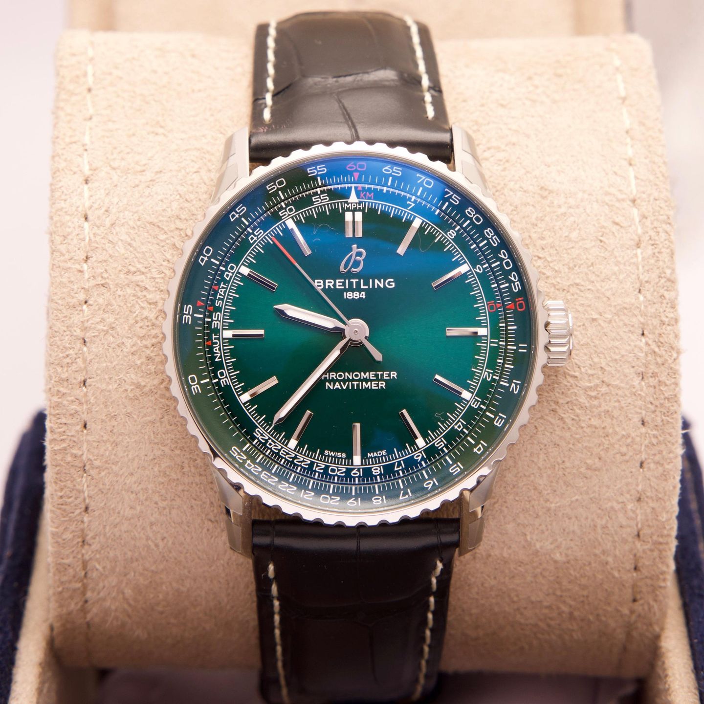 Breitling Navitimer A17329371L1P1 (2026) - Green dial 41 mm Steel case (2/5)