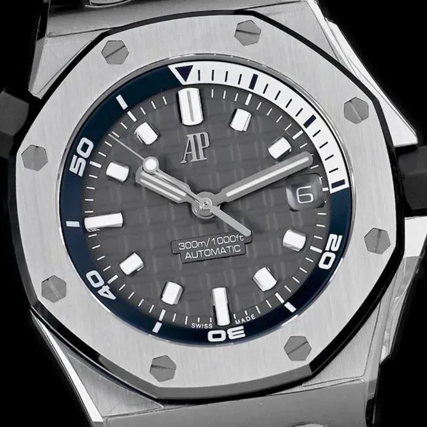 Audemars Piguet Royal Oak Offshore Diver 15720ST.OO.A009CA.01 (2024) - Grey dial 42 mm Steel case (5/6)