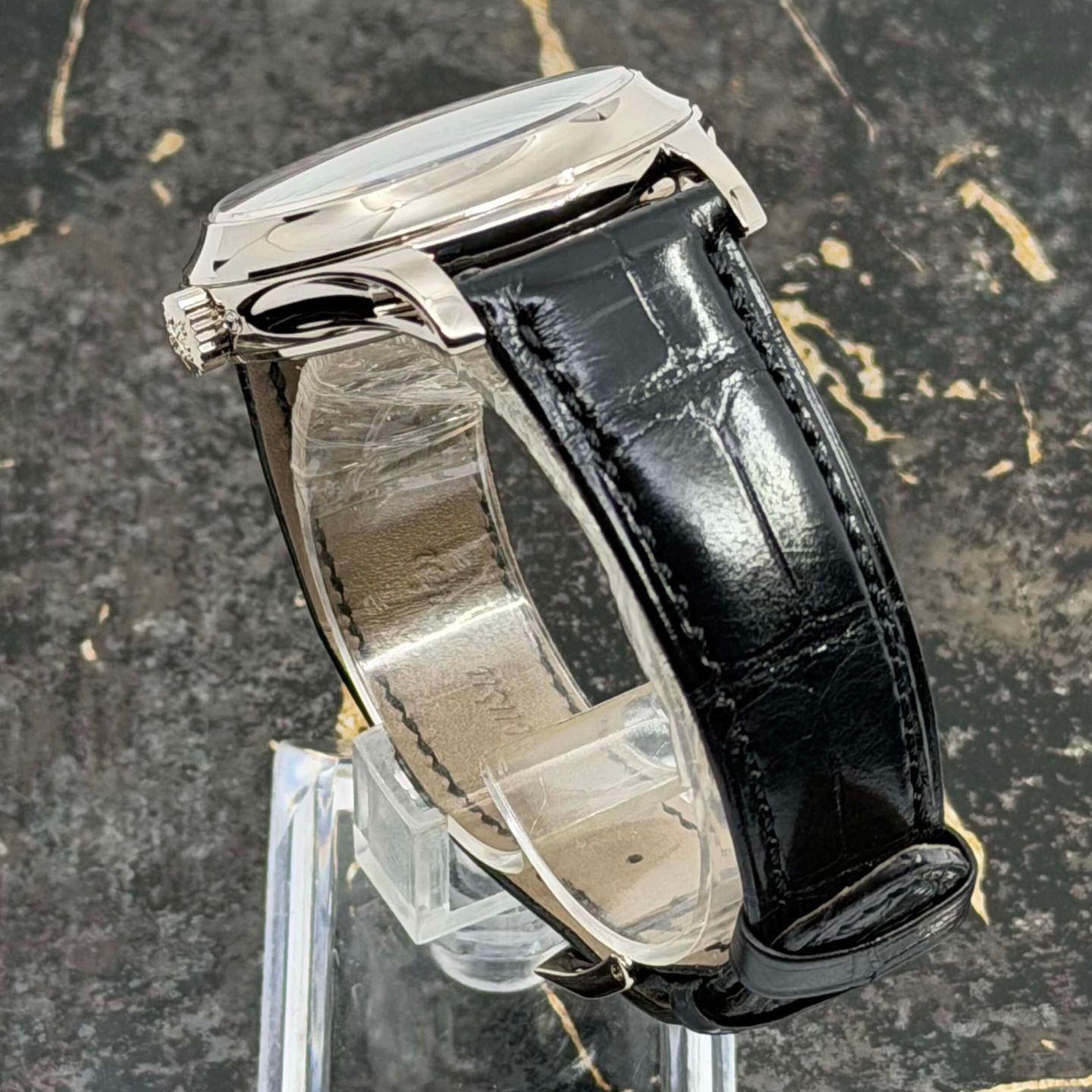 Patek Philippe Annual Calendar 5205G-013 - (7/8)