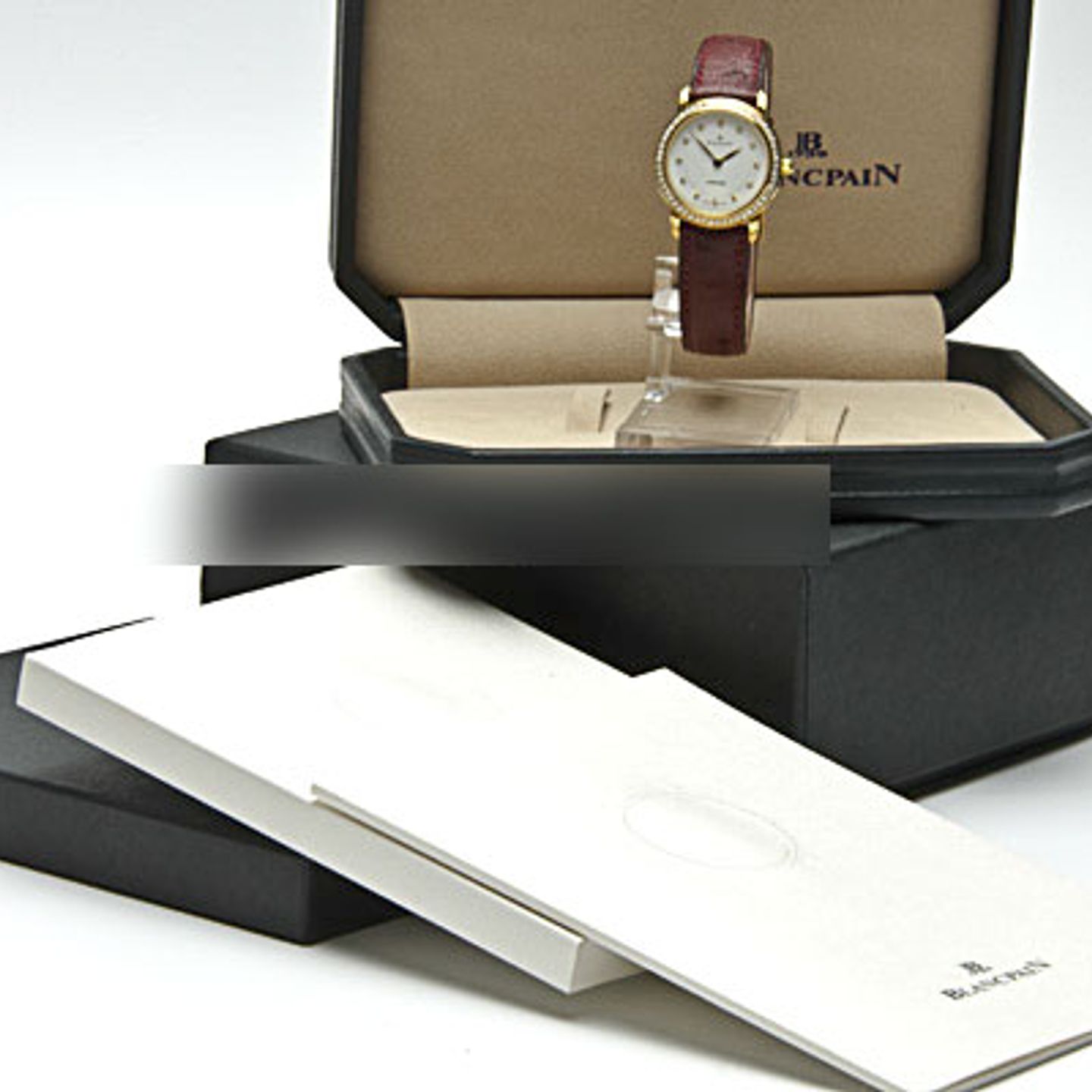 Blancpain Women 0096-0018-028 (2024) - White dial 26 mm Yellow Gold case (4/4)