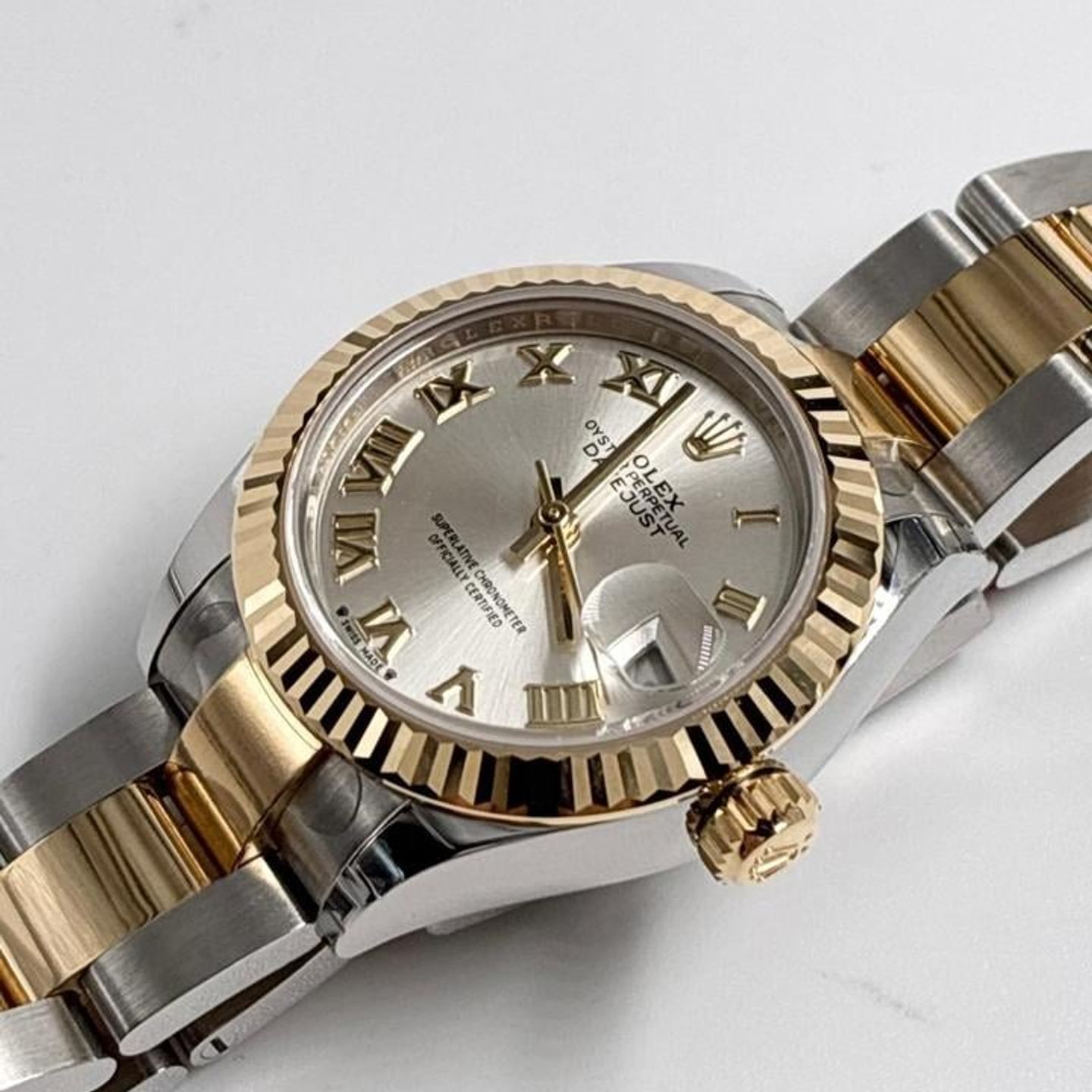 Rolex Lady-Datejust 279173 (2025) - Silver dial 28 mm Gold/Steel case (4/10)