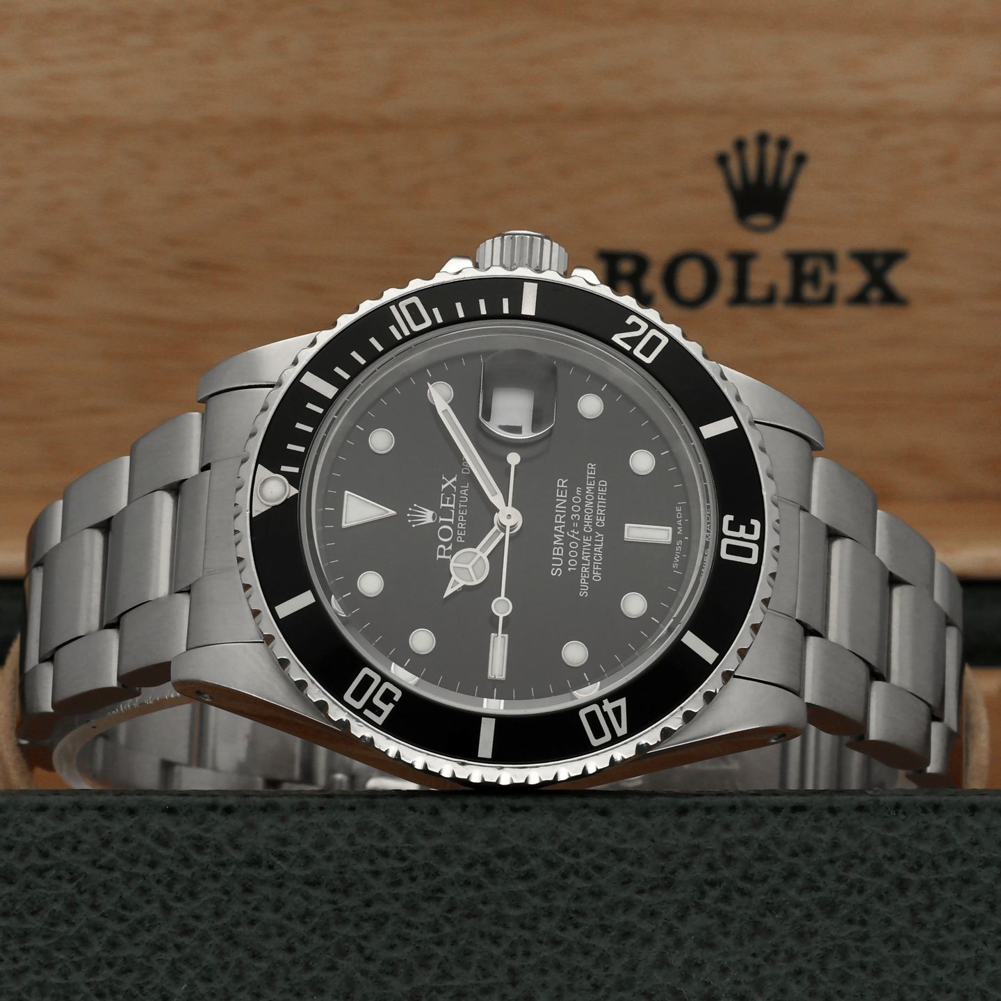 Rolex Submariner Date 16800 (1982) - Black dial 40 mm Steel case (3/8)