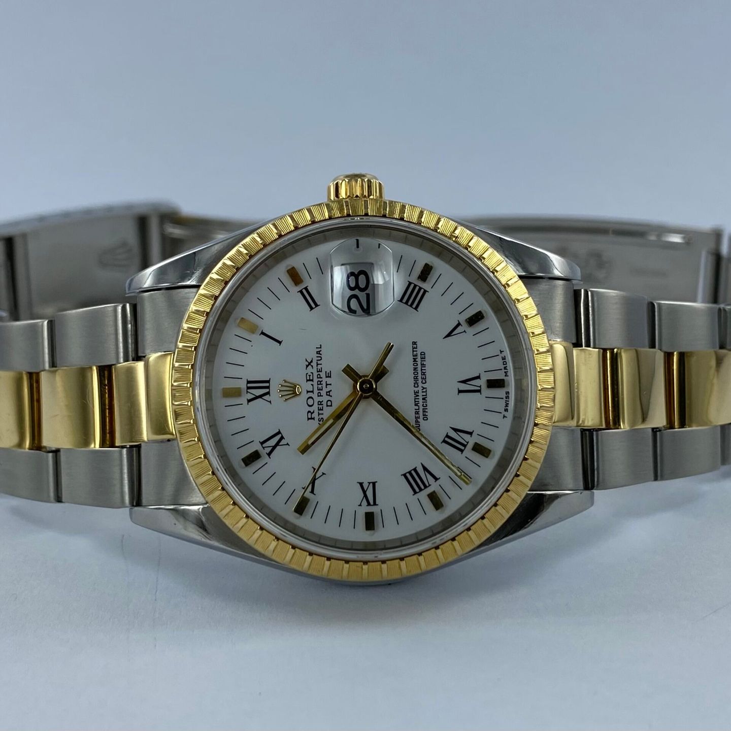 Rolex Oyster Perpetual Date 15223 (1995) - 34mm Goud/Staal (1/6)