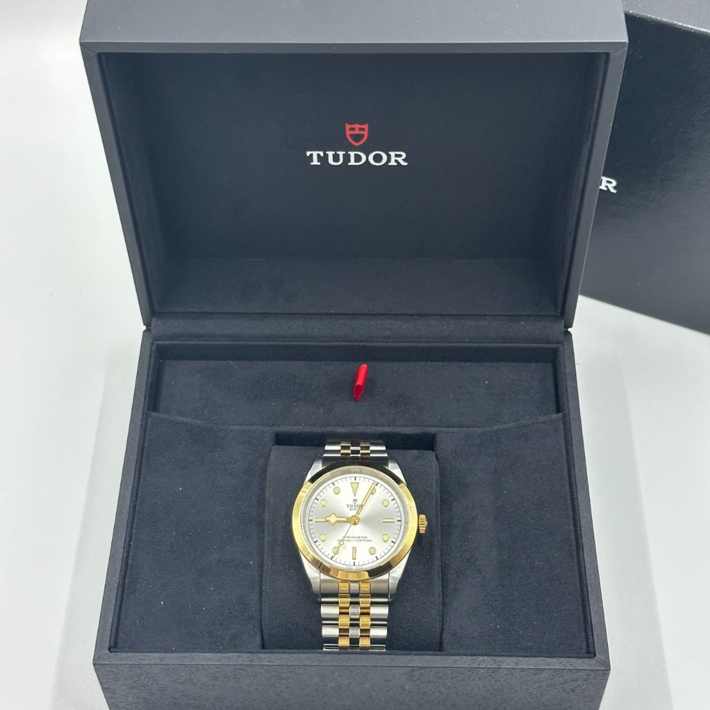 Tudor Black Bay S&G 79683-0002 (2024) - Silver dial 41 mm Steel case (4/8)