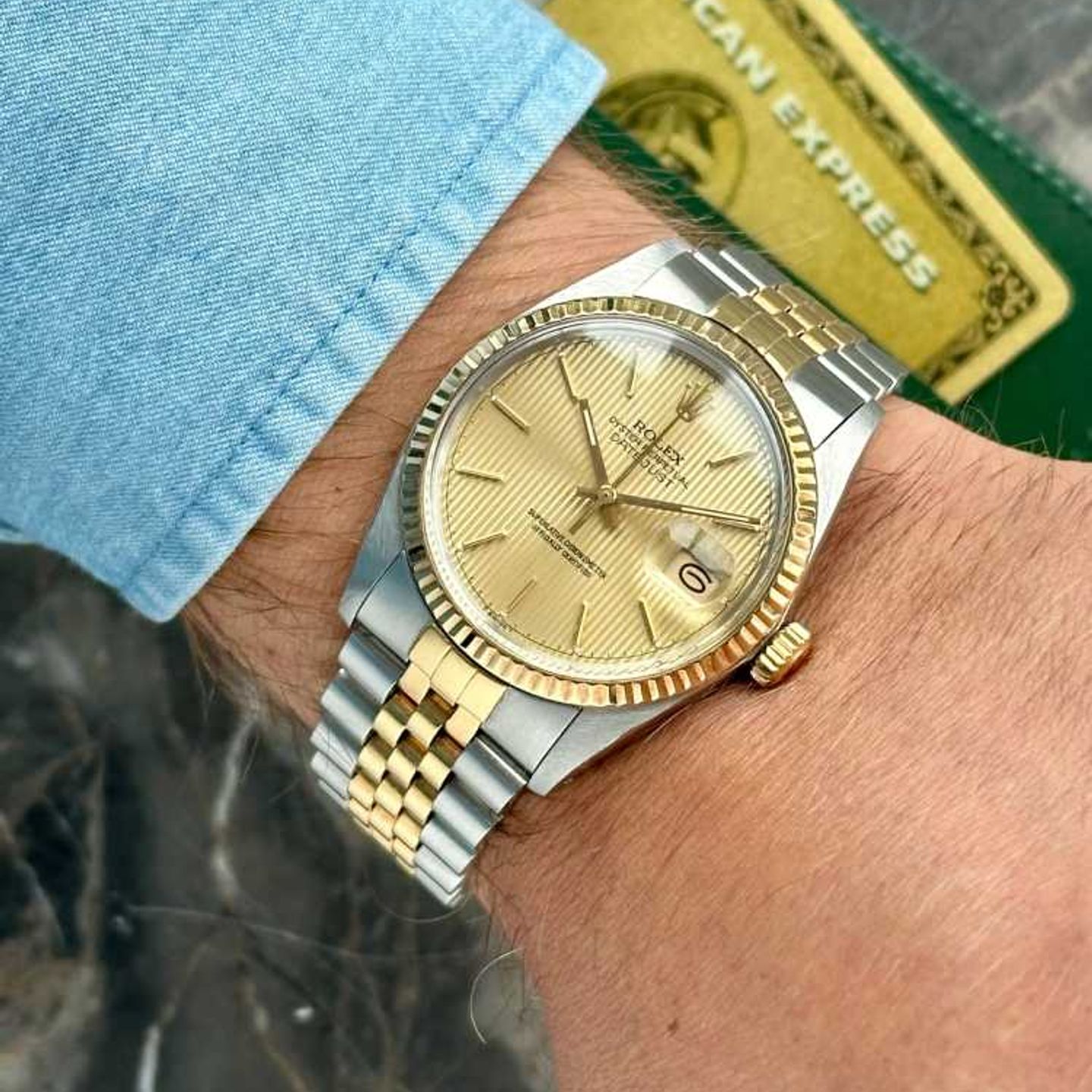 Rolex Datejust 36 16013 (1982) - Gold dial 36 mm Gold/Steel case (2/8)