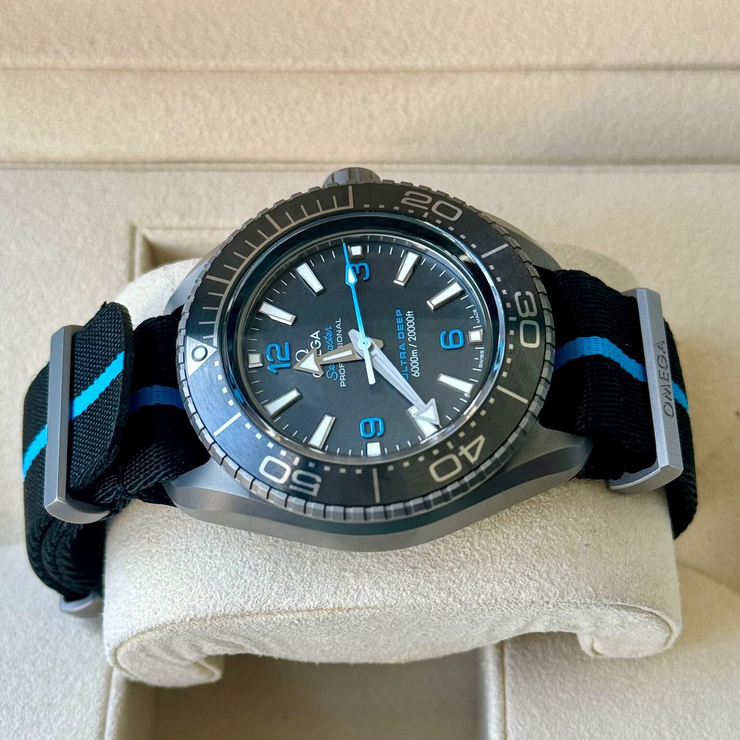 Omega Seamaster Planet Ocean 215.92.46.21.01.001 - (5/8)