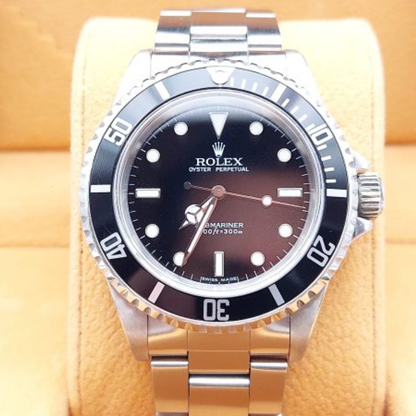Rolex Submariner No Date 14060M (2005) - Black dial 40 mm Steel case (1/8)