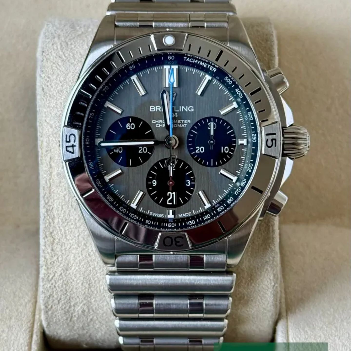 Breitling Chronomat 42 EB0134101M1E1 (2024) - Grijs wijzerplaat 42mm Titanium (2/7)