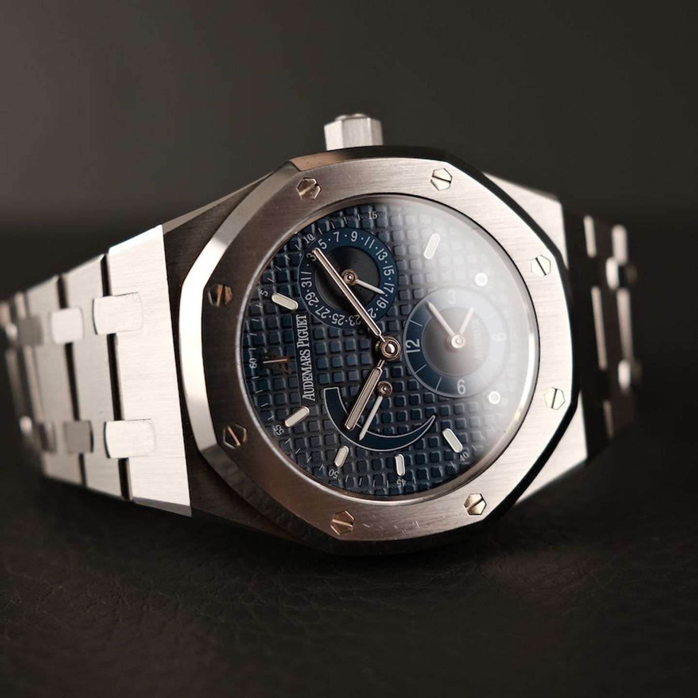 Audemars Piguet Royal Oak Dual Time 25730ST.OO.0789ST.01 (1994) - Blauw wijzerplaat 36mm Staal (2/8)