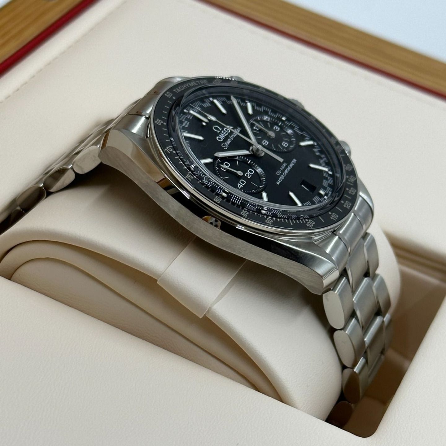 Omega Speedmaster Racing 329.30.44.51.01.001 (2024) - Black dial 44 mm Steel case (7/8)