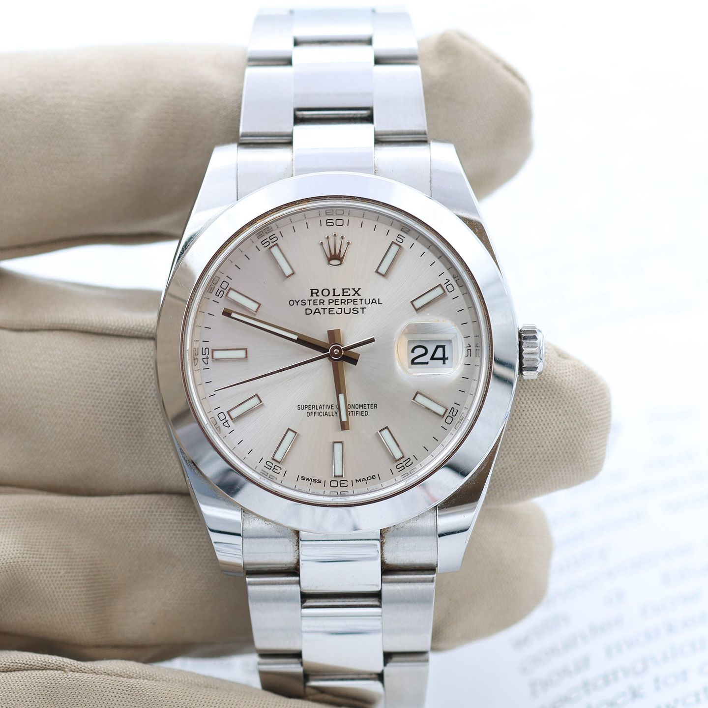 Rolex Datejust 41 126300 (Onbekend (willekeurig serienummer)) - Zilver wijzerplaat 41mm Staal (6/8)
