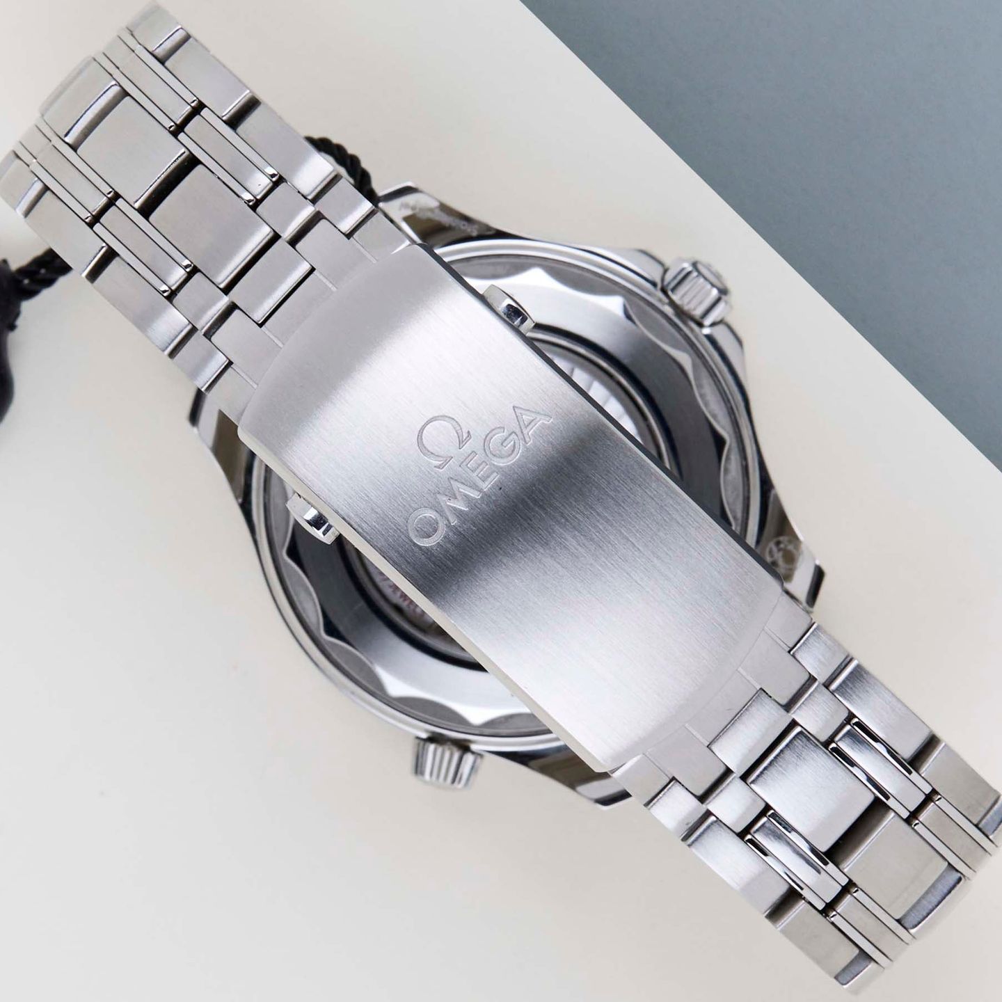 Omega Seamaster Diver 300 M 210.30.42.20.06.001 (2020) - Grey dial 42 mm Steel case (6/8)