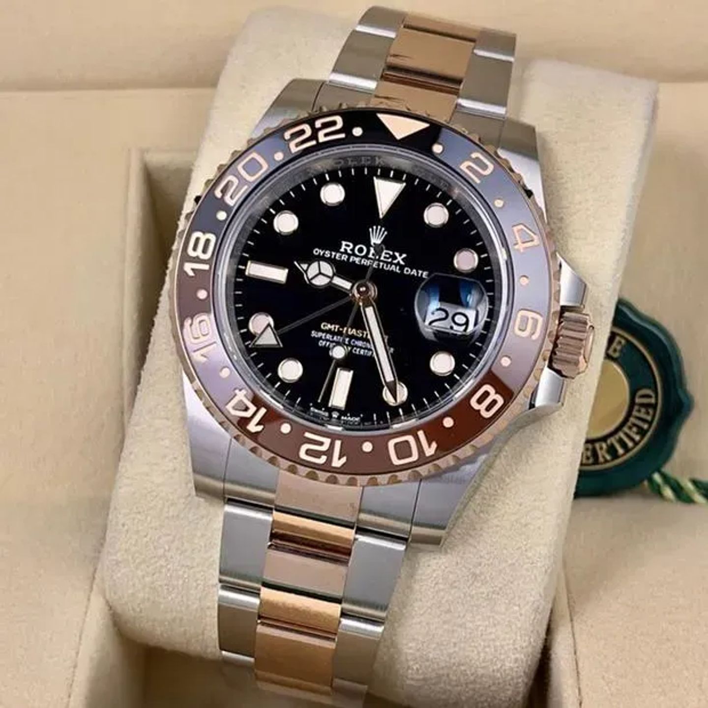 Rolex GMT-Master II 126711CHNR (2023) - Zwart wijzerplaat 40mm Goud/Staal (2/6)
