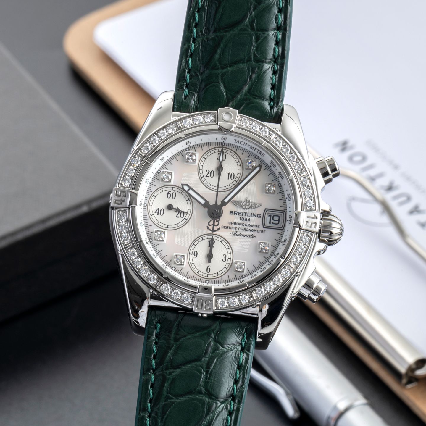 Breitling Chrono Cockpit A13357 (2004) - Silver dial 39 mm Steel case (3/8)