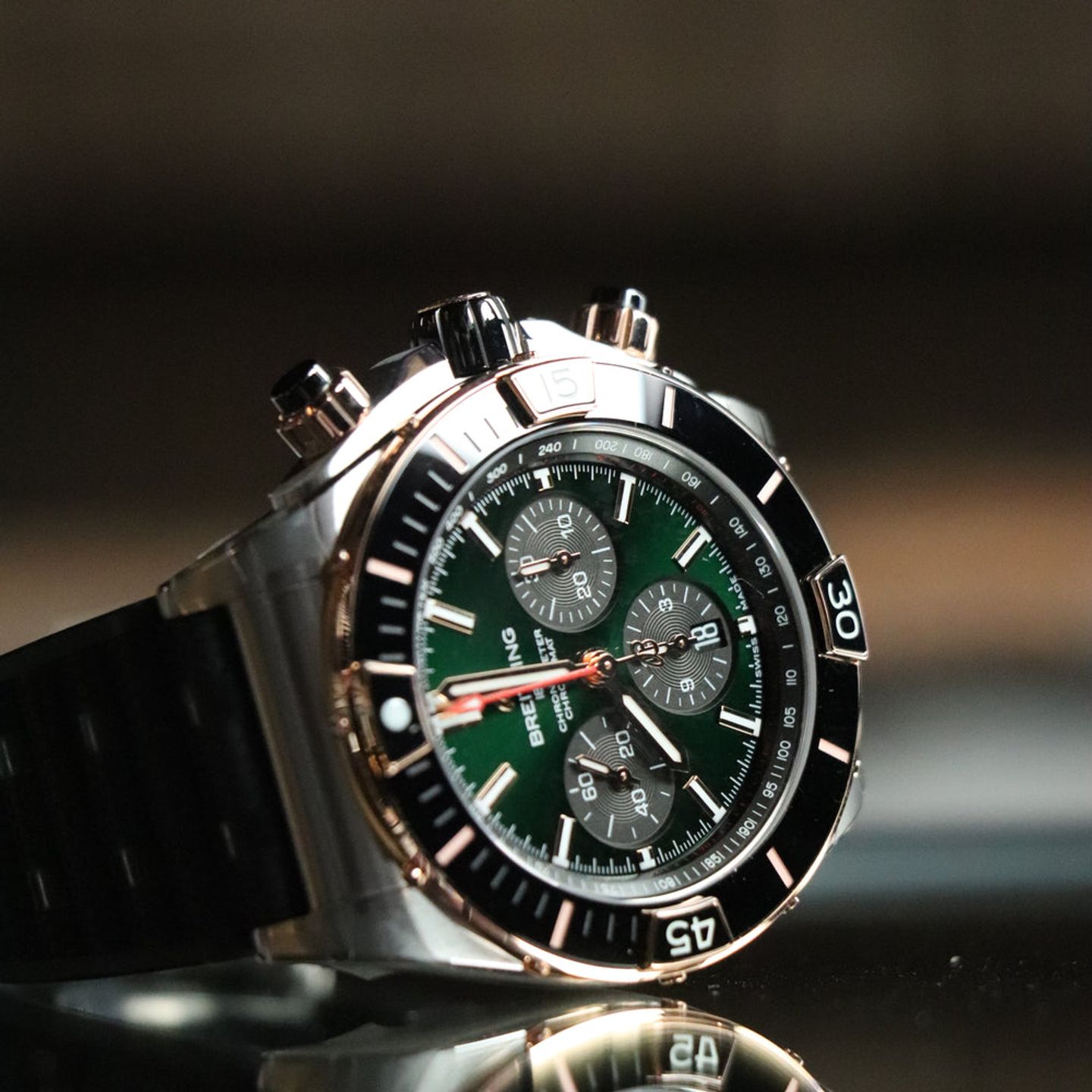 Breitling Chronomat UB0136251L1S1 (2026) - Green dial 44 mm Gold/Steel case (1/2)