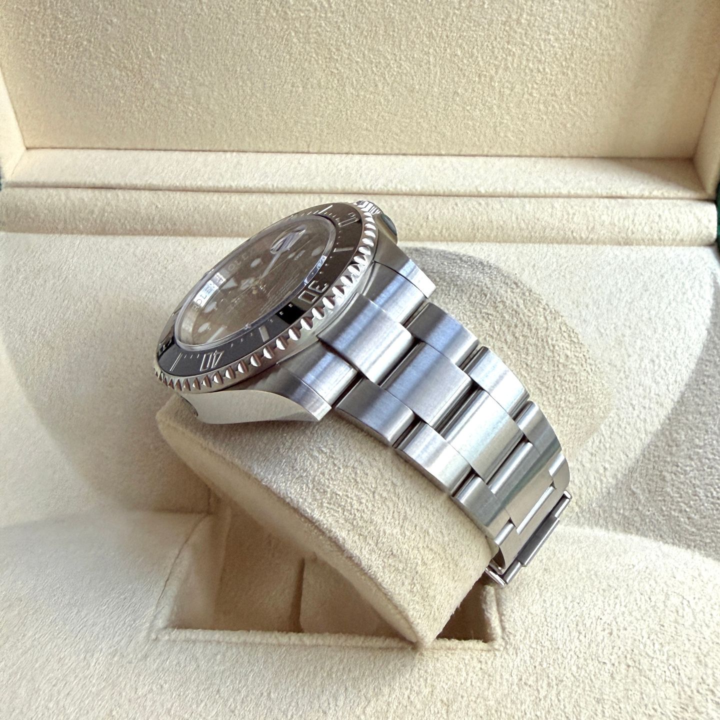 Rolex Sea-Dweller 126600 - (3/7)