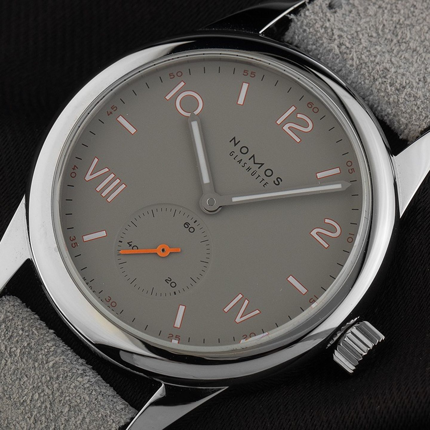 NOMOS Club Campus 712 (2026) - Grey dial 36 mm Steel case (3/7)