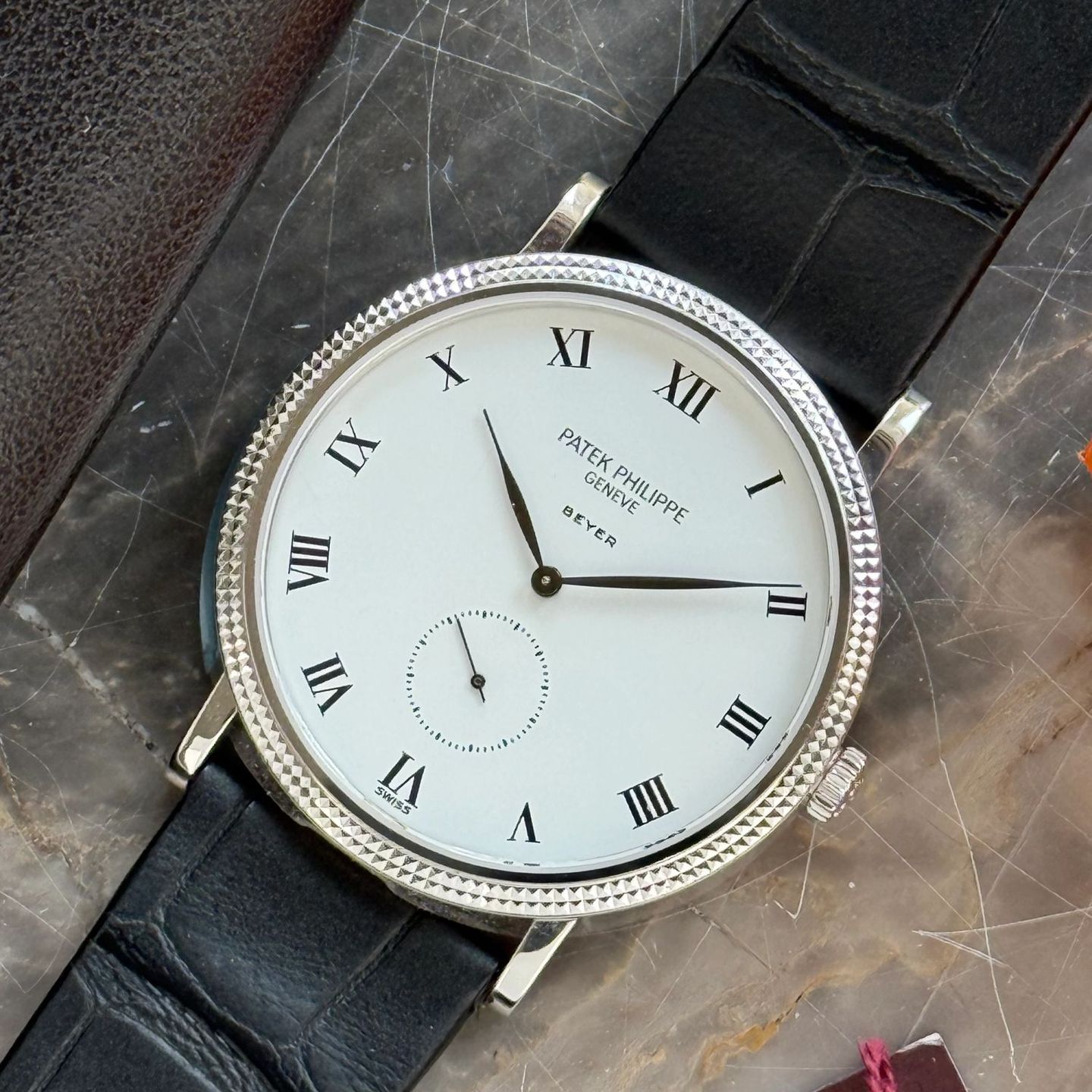 Patek Philippe Calatrava 3919 (1990) - White dial 33 mm (5/8)