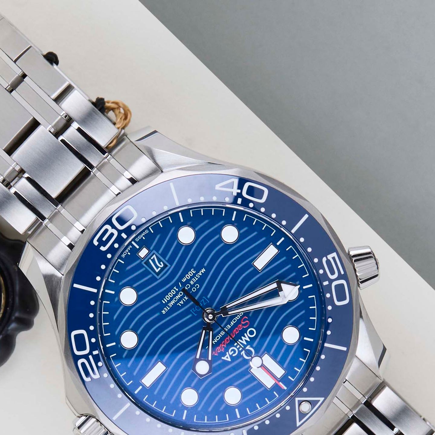 Omega Seamaster Diver 300 M 210.30.42.20.03.001 (2026) - Blauw wijzerplaat 42mm Staal (4/8)