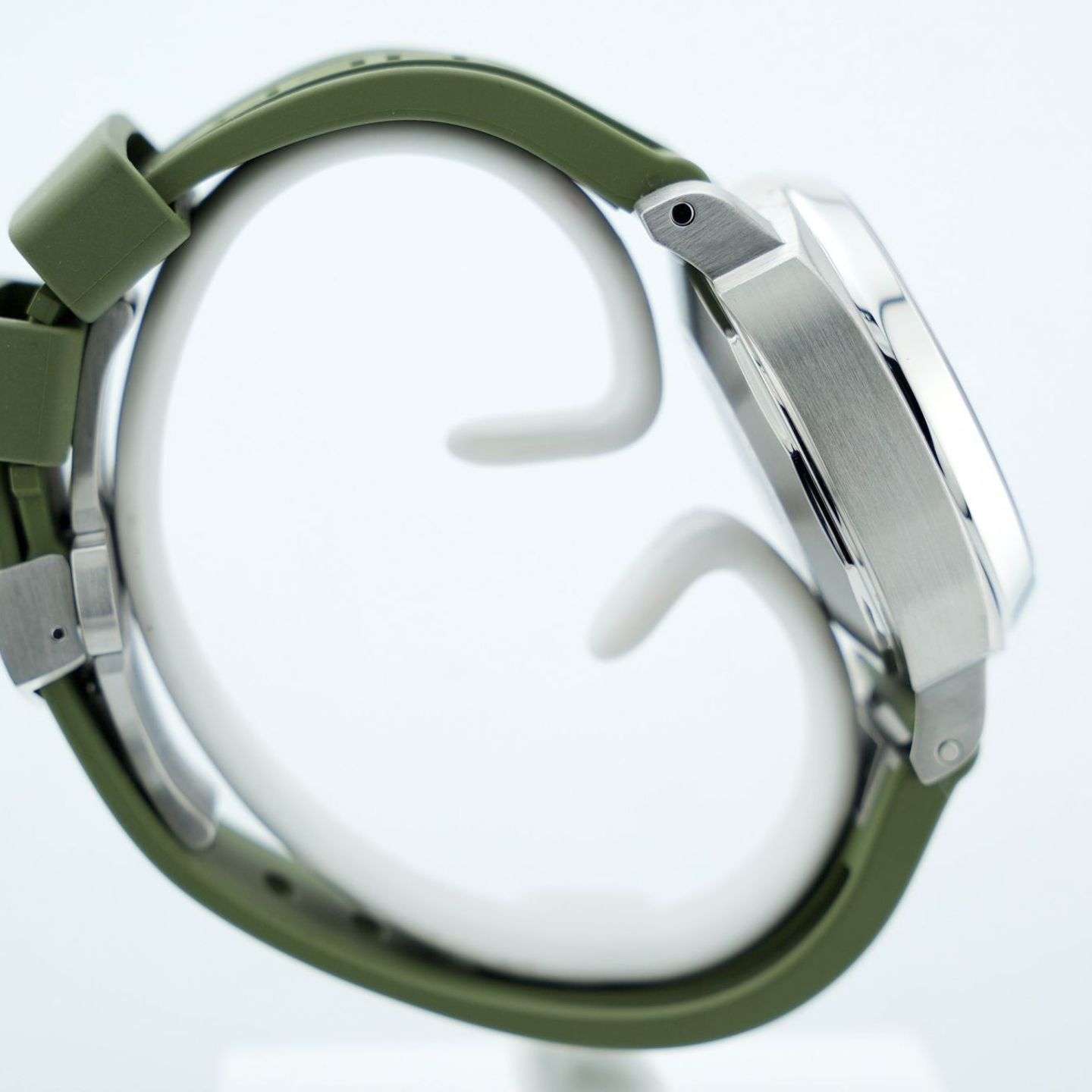 Panerai Luminor GMT Automatic PAM00244 (2013) - Black dial 40 mm Steel case (7/8)