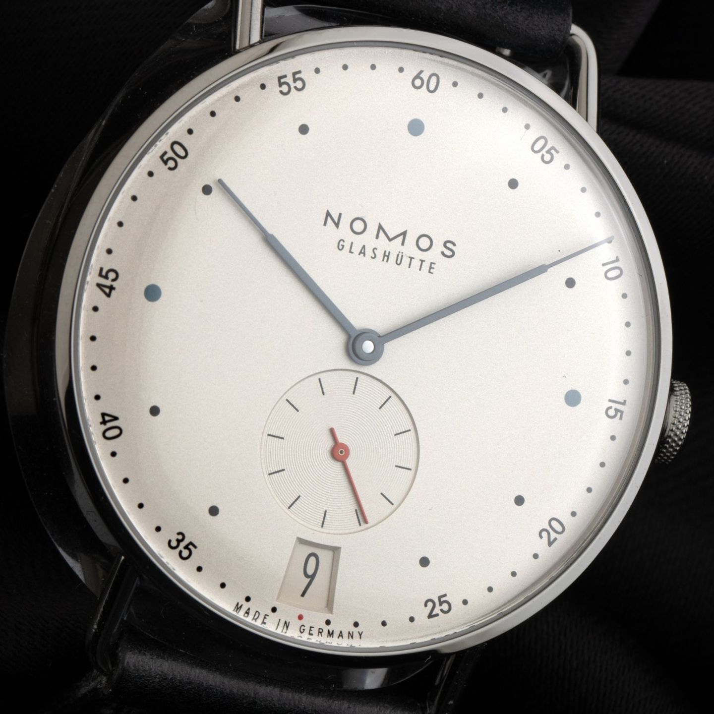 NOMOS Metro 38 Datum 1102 - (3/7)