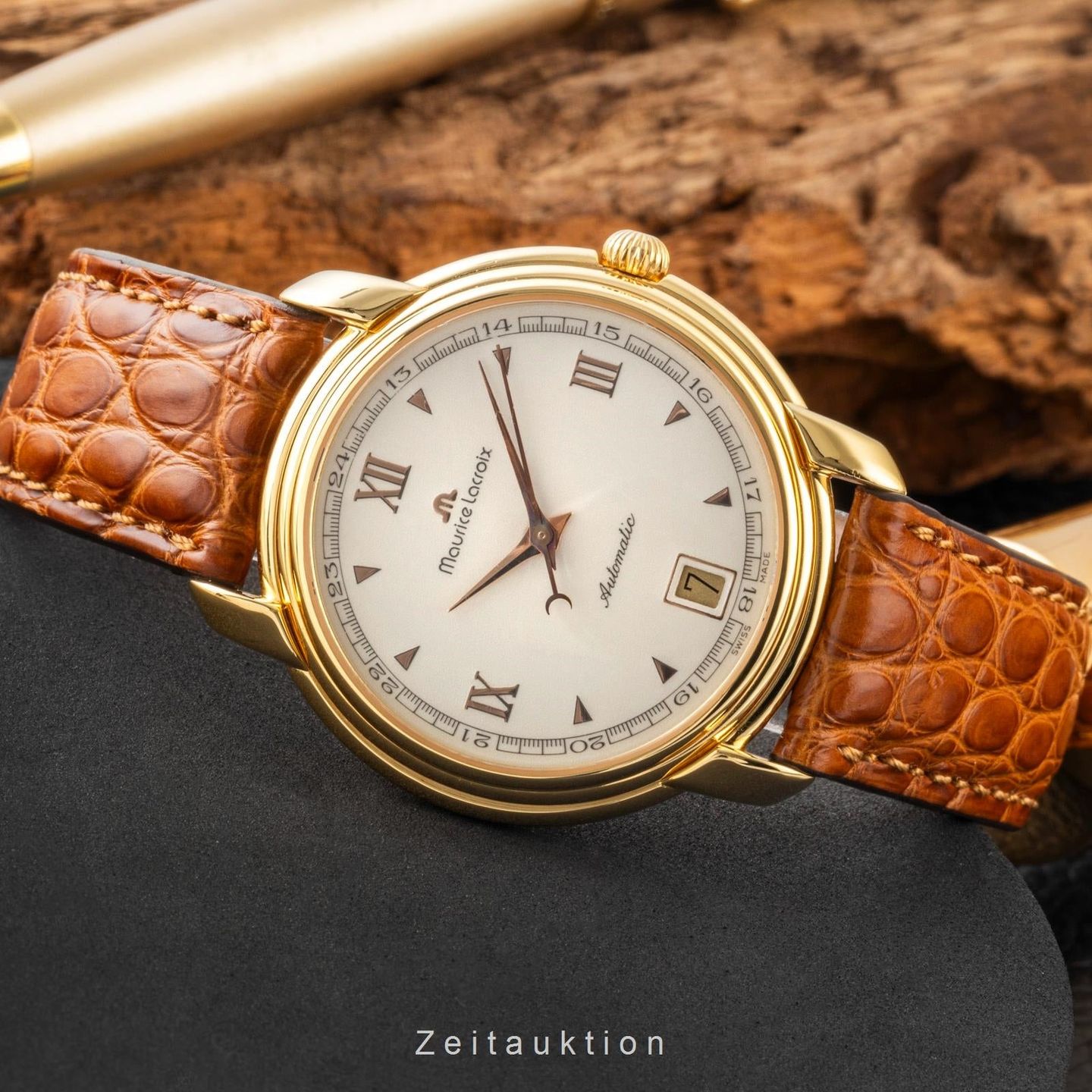 Maurice Lacroix Les Classiques Date 23293 (1995) - Beige wijzerplaat 35mm Goud/Staal (2/8)