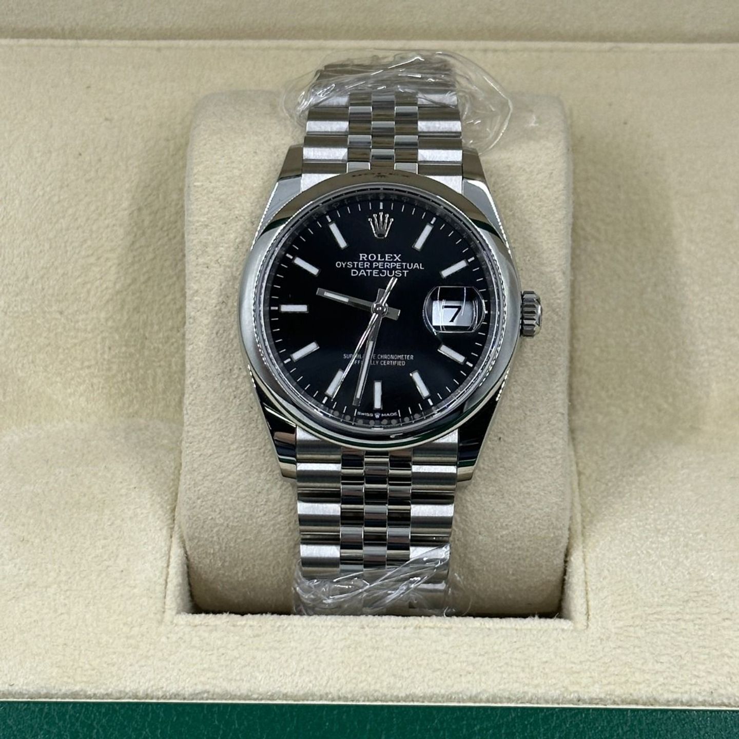 Rolex Datejust 36 126200 (2024) - Zwart wijzerplaat 36mm Staal (5/8)