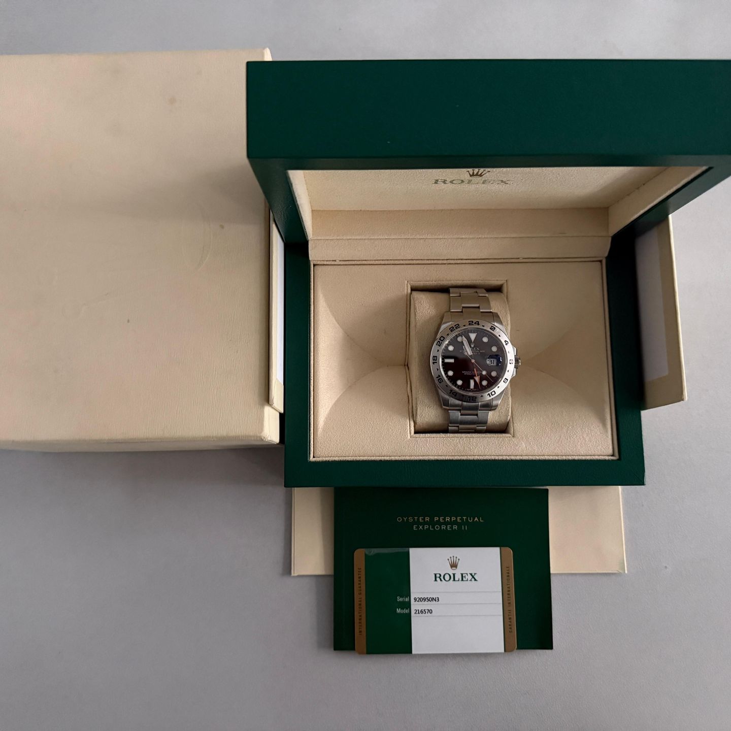 Rolex Explorer II 216570 (2016) - Zwart wijzerplaat 42mm Staal (2/7)