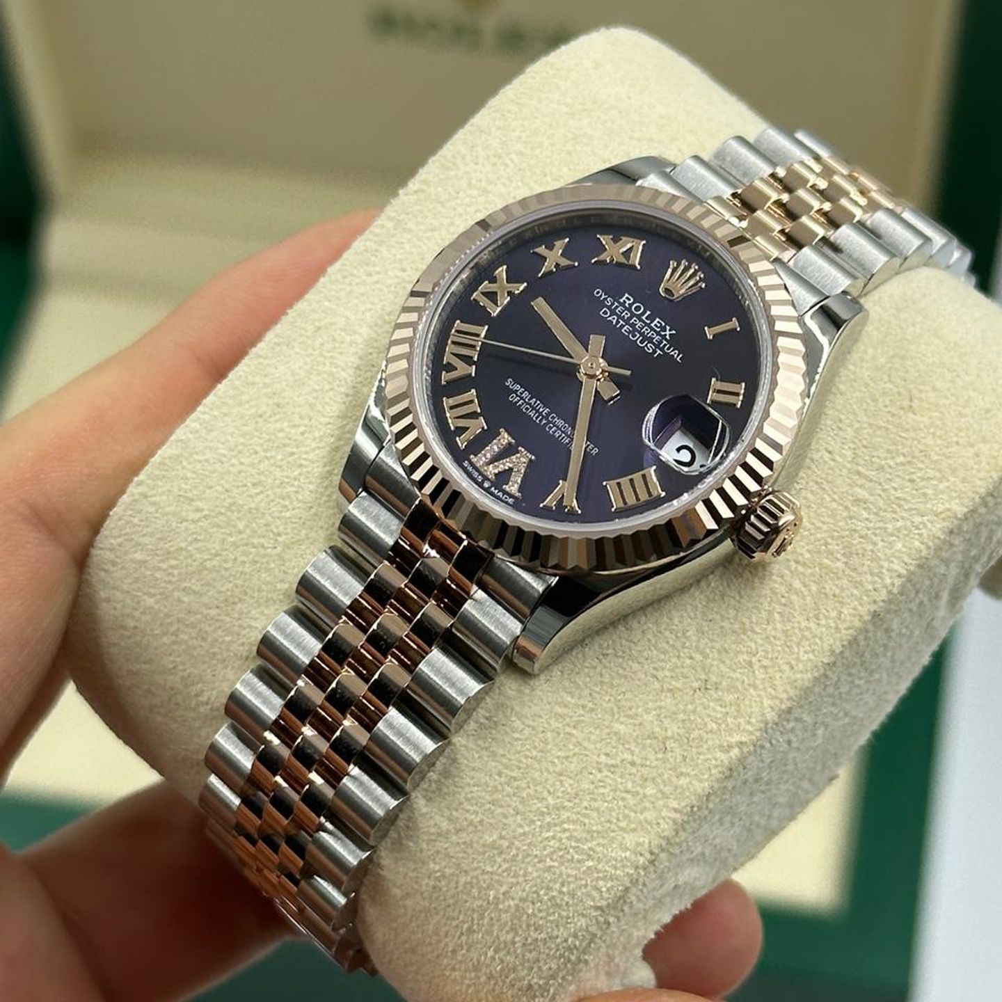 Rolex Datejust 278271 (2024) - Purple dial 37 mm Gold/Steel case (7/10)