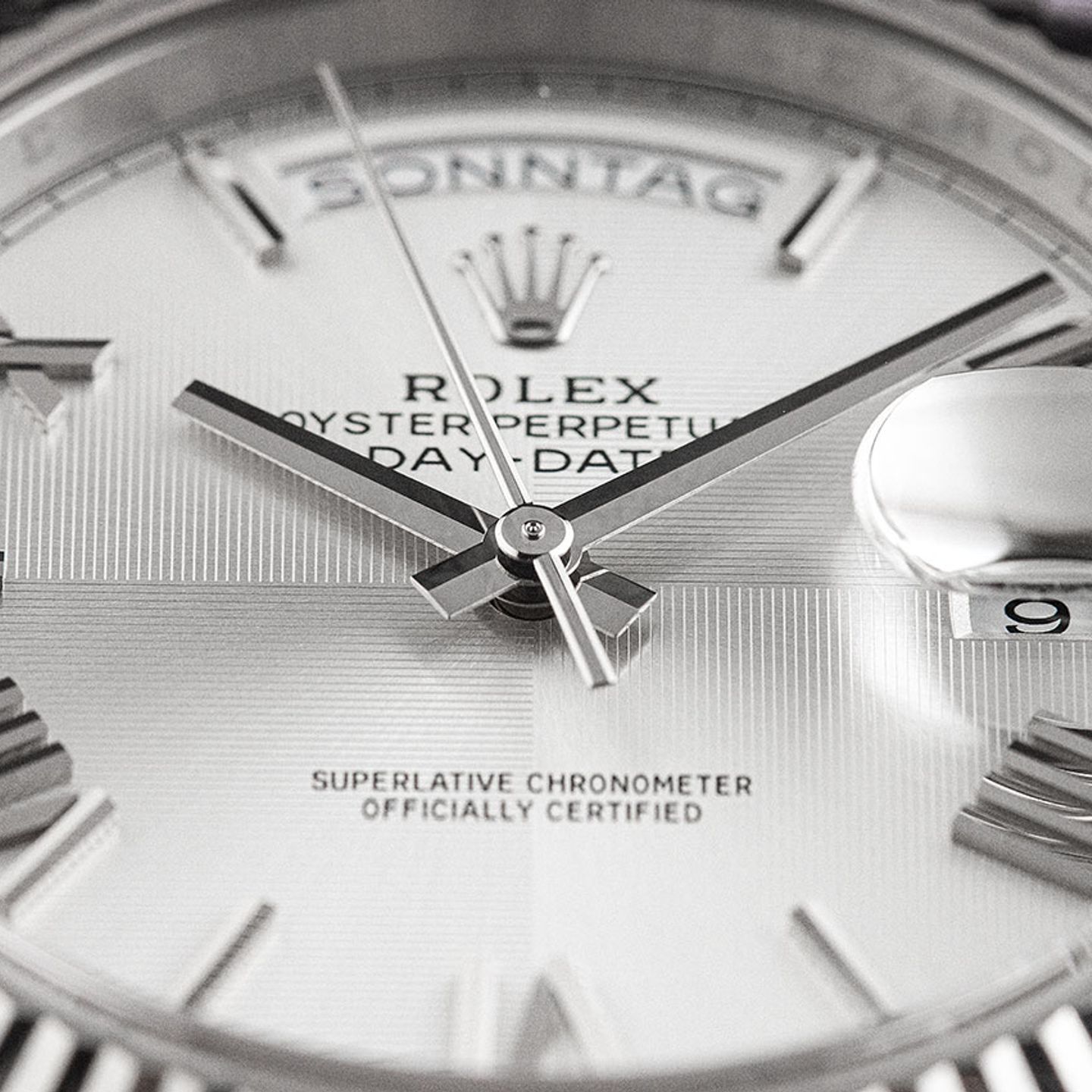 Rolex Day-Date 40 228239 (2015) - 40 mm White Gold case (3/8)