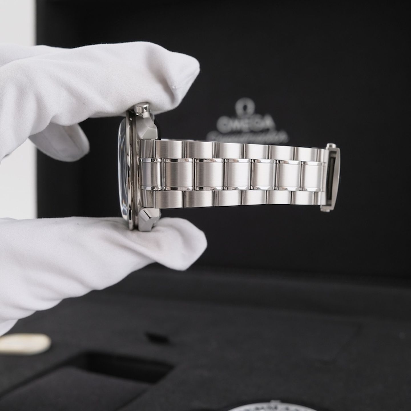 Omega Speedmaster Professional Moonwatch 311.30.42.30.01.005 (2020) - Black dial 42 mm Steel case (6/8)