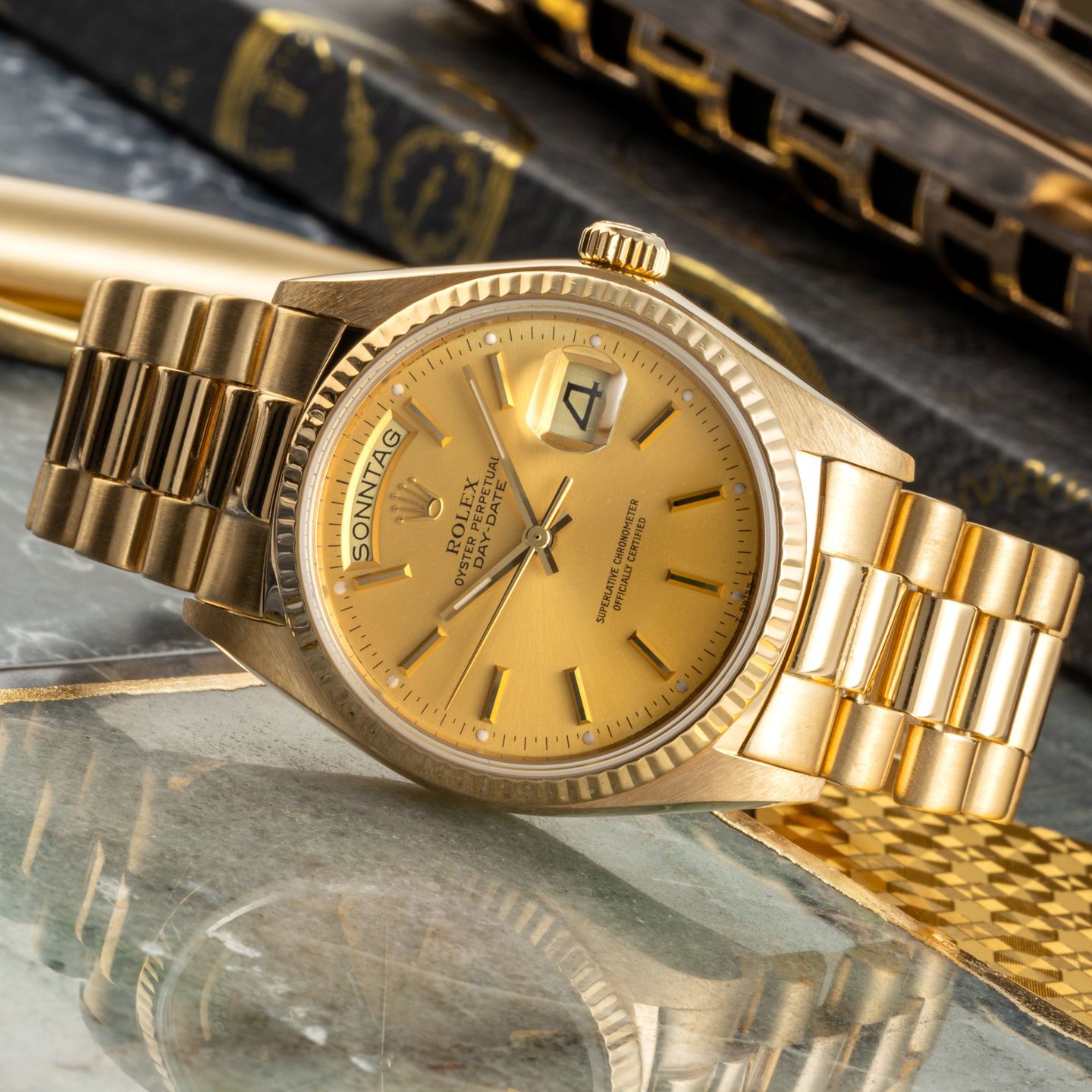 Rolex Day-Date 36 18038 (1979) - Champagne dial 36 mm Yellow Gold case (2/8)