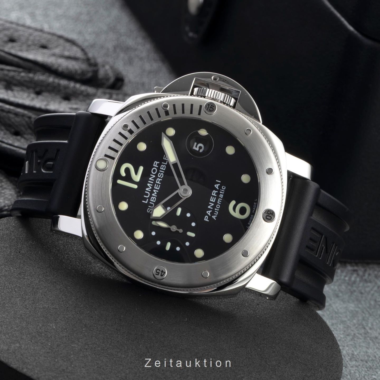 Panerai Luminor Submersible PAM00024 - (2/8)