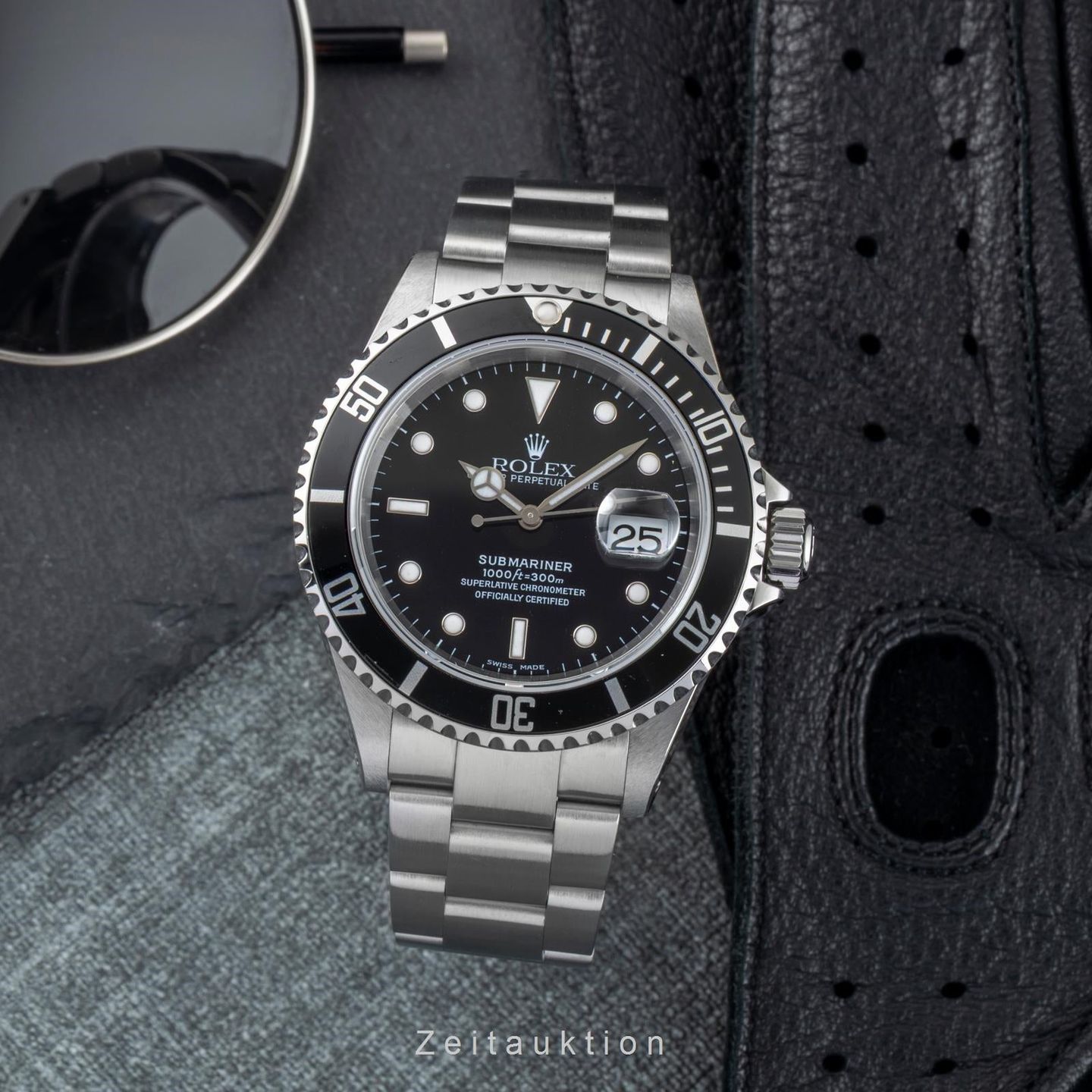 Rolex Submariner Date 16610 (Unknown (random serial)) - Black dial 40 mm Steel case (3/8)