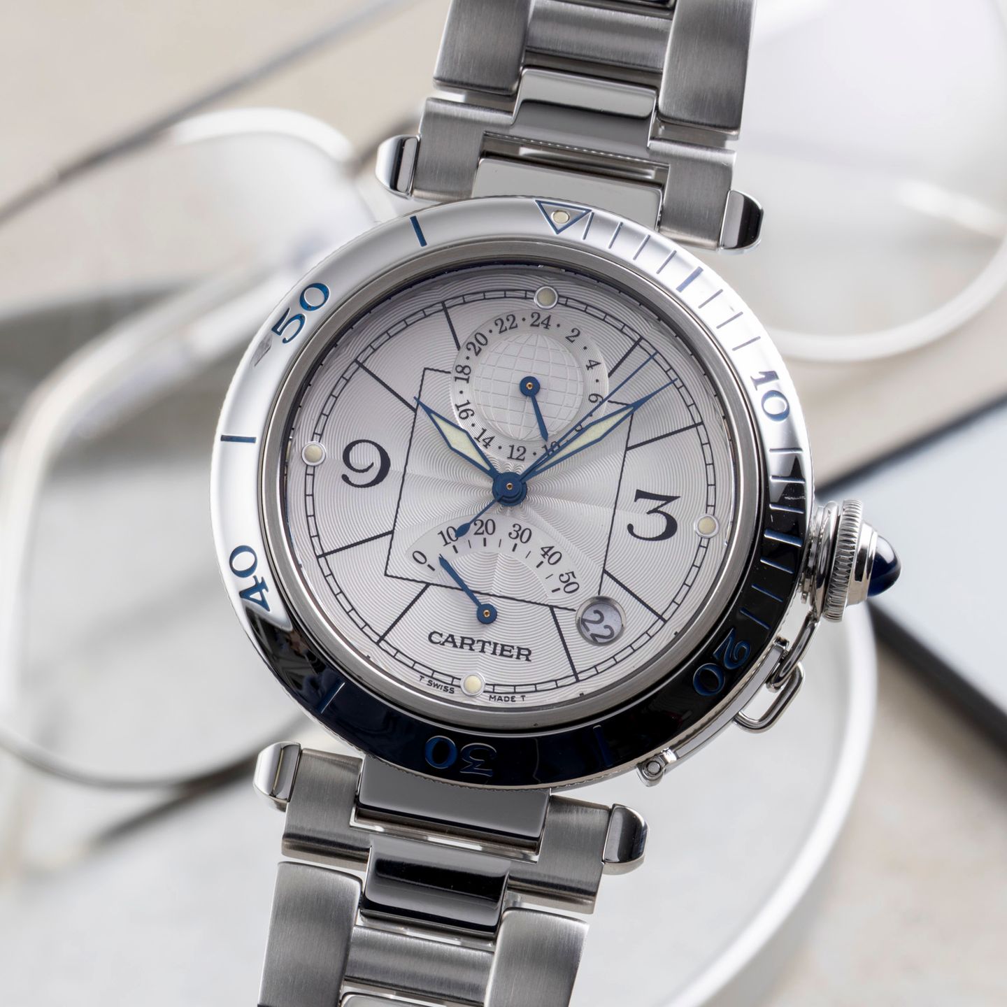 Cartier Pasha W31037H3 (2005) - Silver dial 38 mm Steel case (3/8)