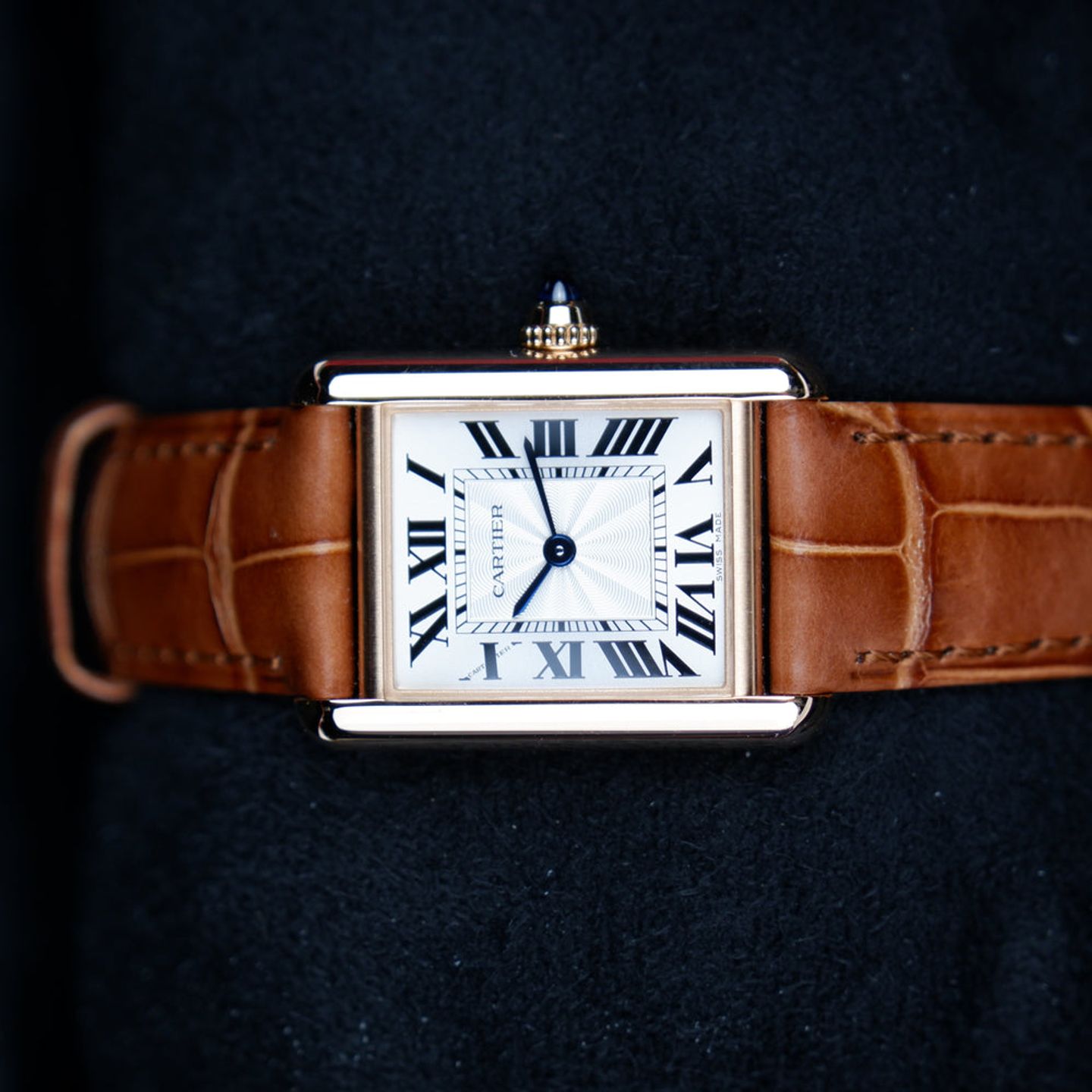 Cartier Tank Louis Cartier WGTA0010 (2026) - Silver dial 30 mm Rose Gold case (1/2)