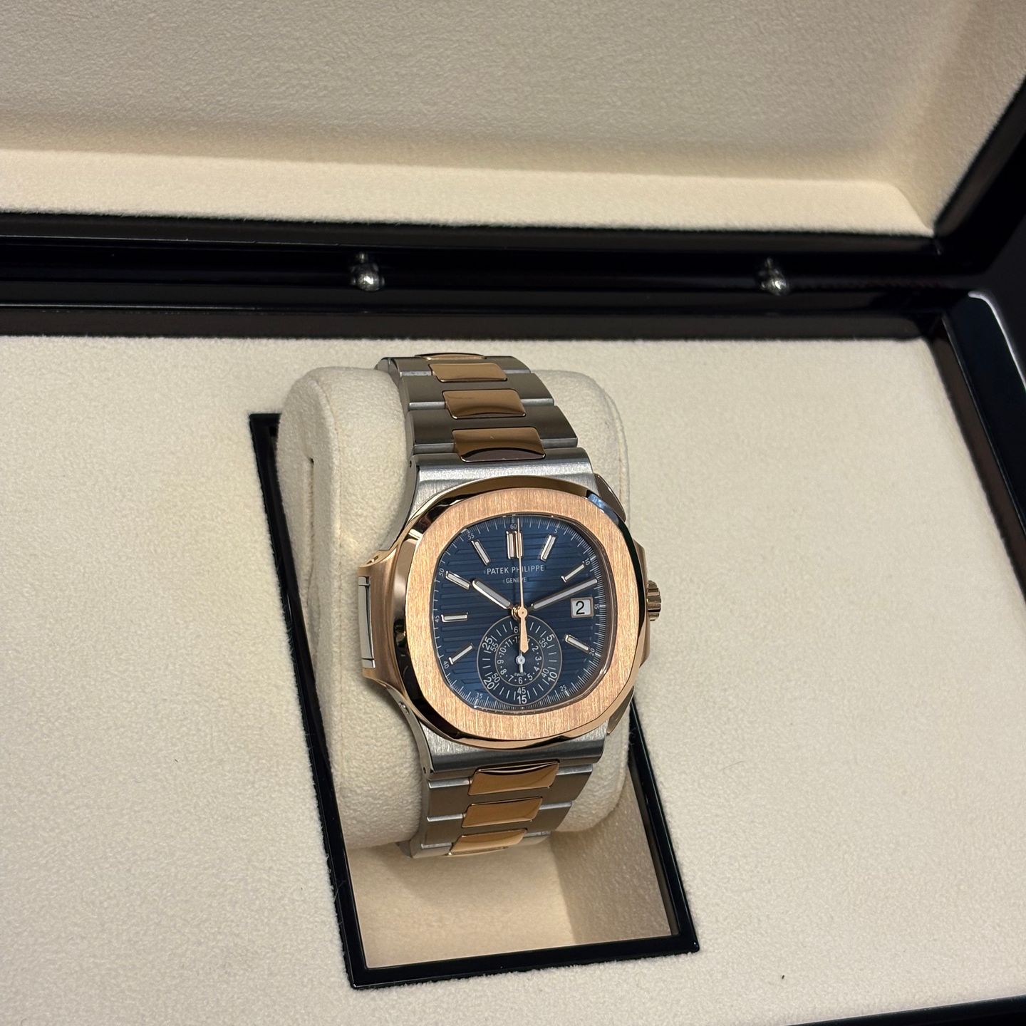 Patek Philippe Nautilus 5980/1AR - (1/4)