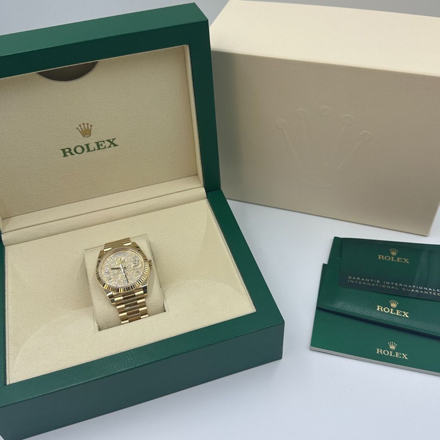 Rolex Day-Date 40 228238 (2023) - Diamant wijzerplaat 40mm Geelgoud (2/8)