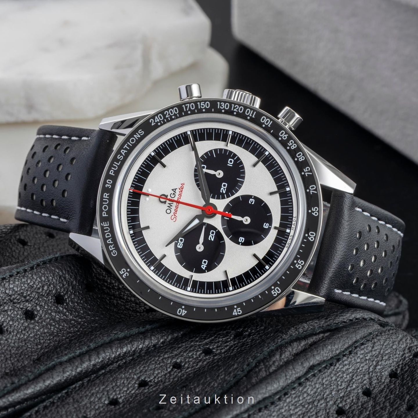 Omega Speedmaster Professional Moonwatch 311.32.40.30.02.001 - (2/8)