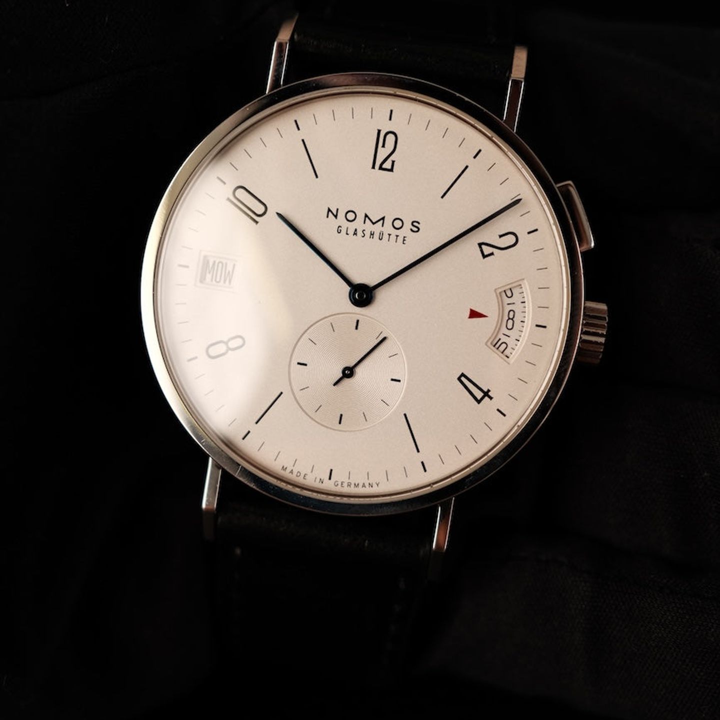 NOMOS Tangomat GMT 635 - (1/8)