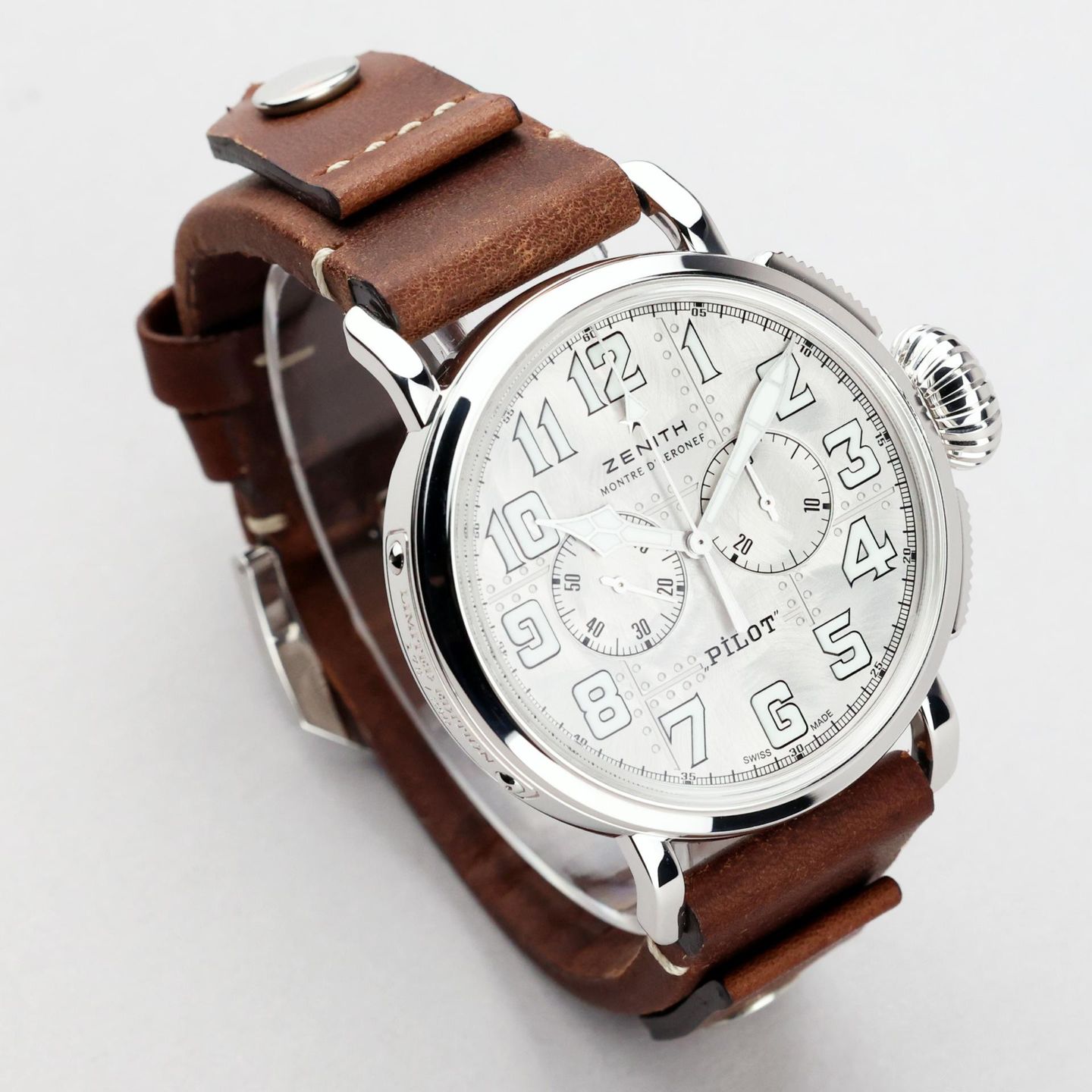 Zenith Pilot 05.2430.4069/17.I011 (2026) - Silver dial 45 mm Silver case (2/8)
