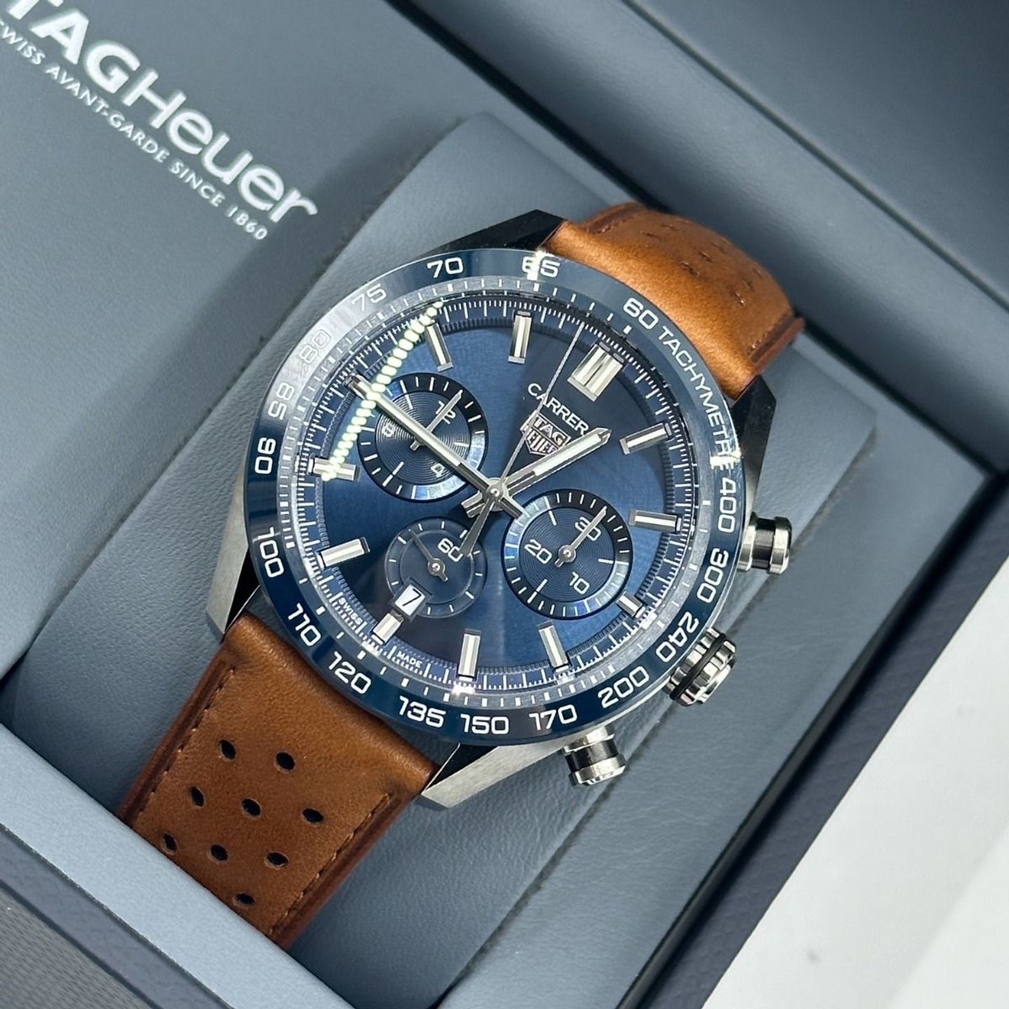 TAG Heuer Carrera CBN2A1A.FC6537 (2024) - Blauw wijzerplaat 44mm Staal (8/8)