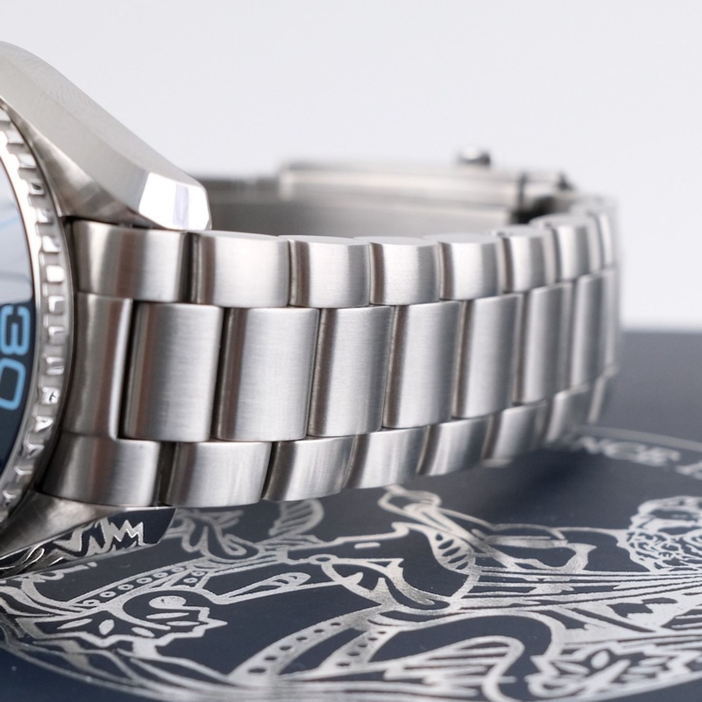 Omega Seamaster Planet Ocean 215.30.40.20.03.002 - (5/8)