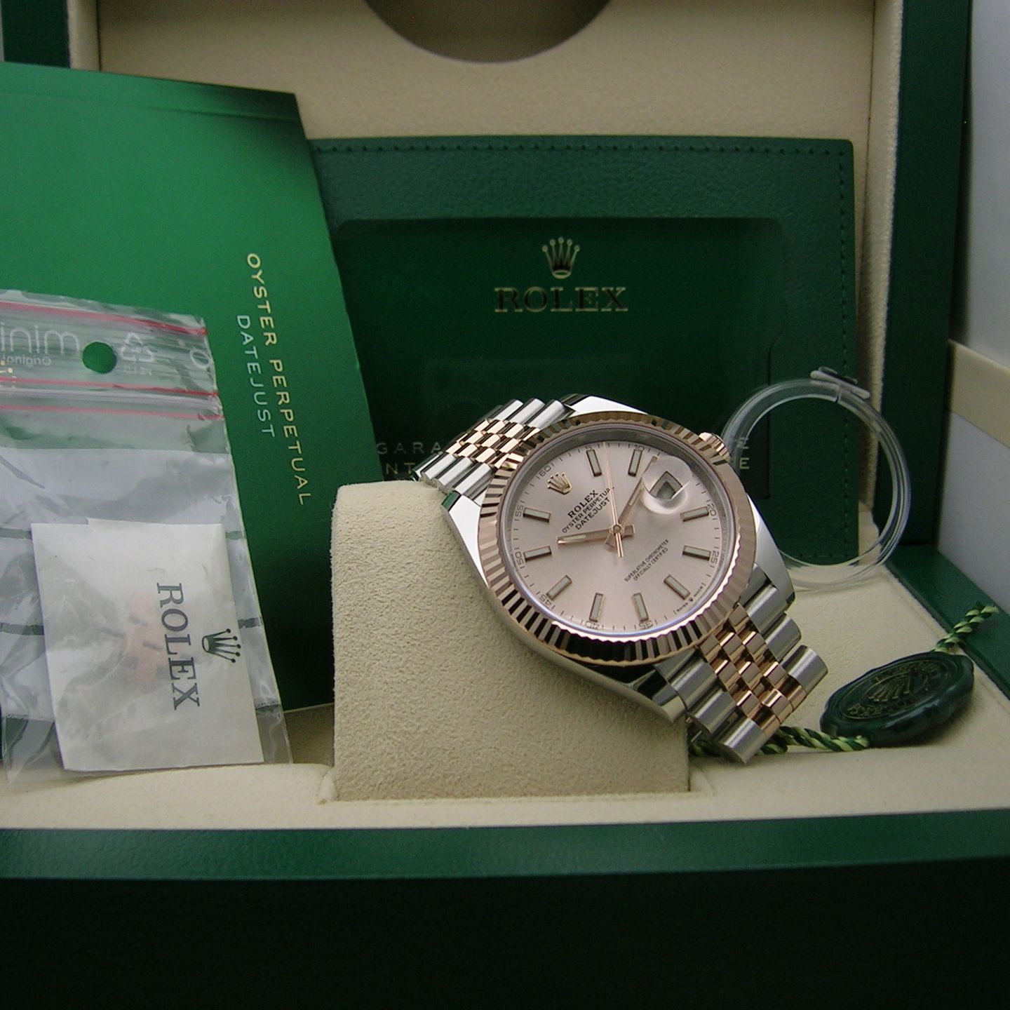 Rolex Datejust 41 126331 (2023) - Roze wijzerplaat 41mm Staal (5/5)