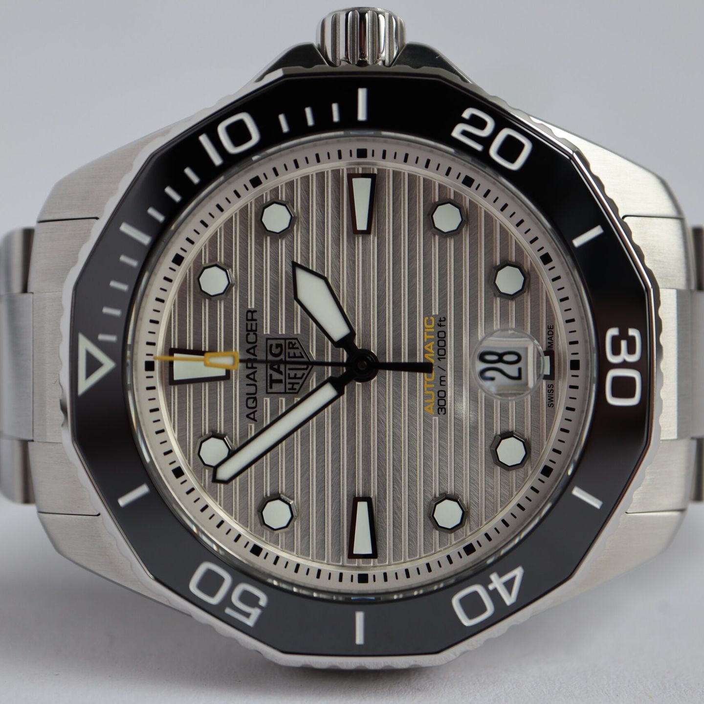 TAG Heuer Aquaracer 300M WBP201C.BA0632 (2024) - Grijs wijzerplaat 43mm Staal (2/8)