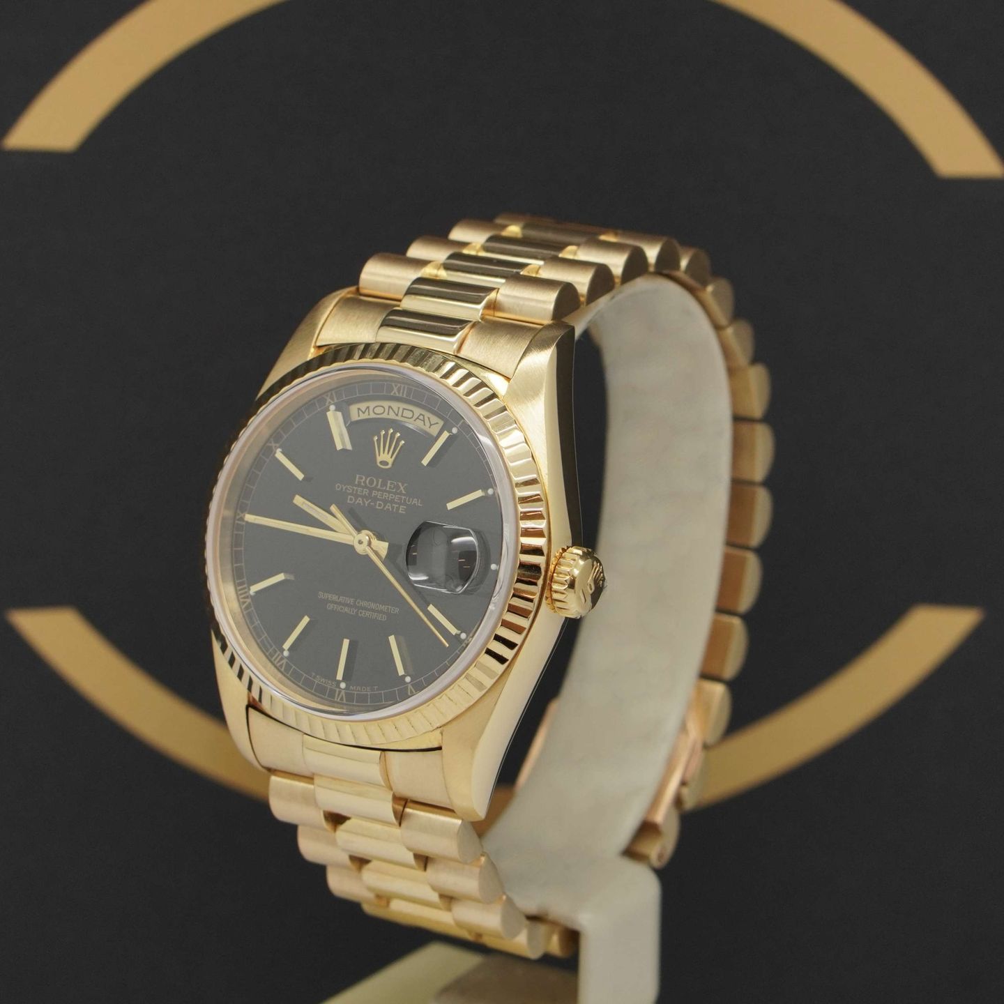 Rolex Day-Date 36 18238 (1989) - Black dial 36 mm Yellow Gold case (3/7)